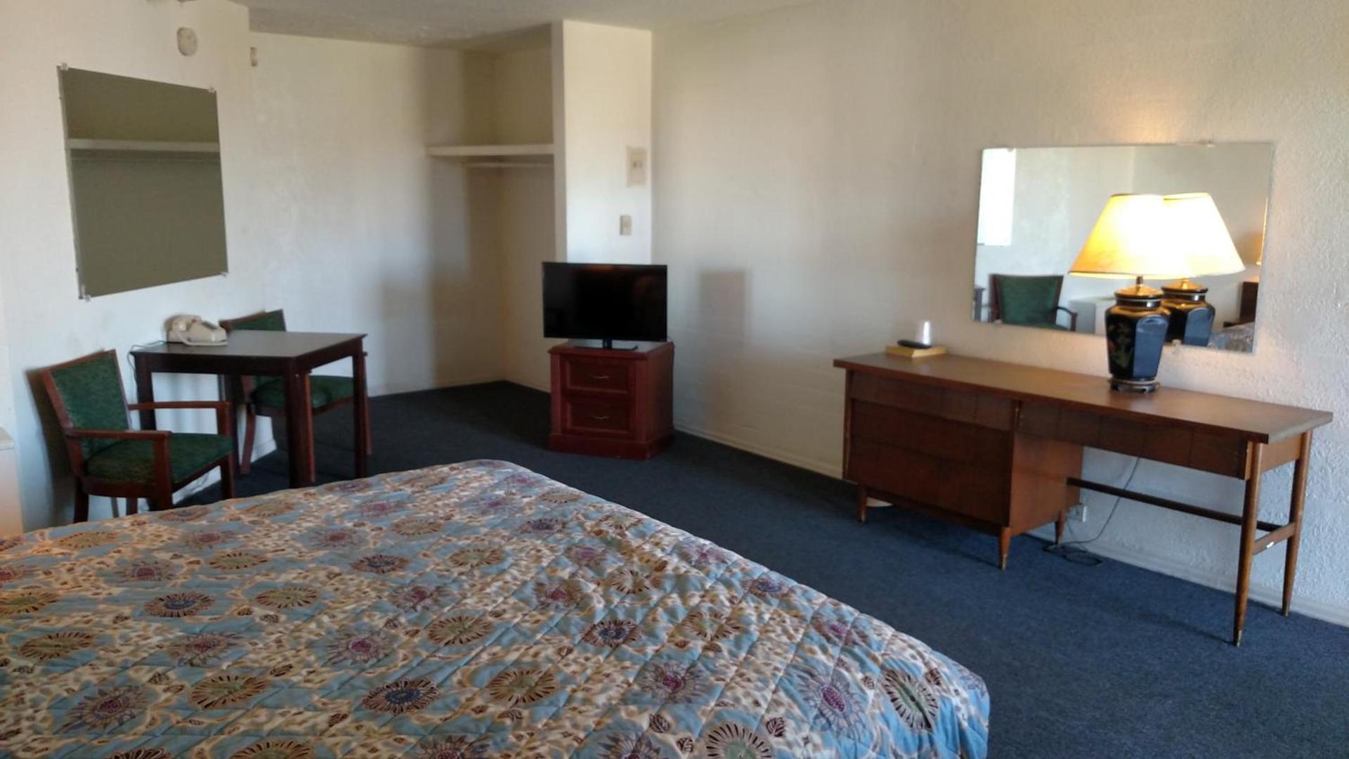 Essex House Motel photo 17
