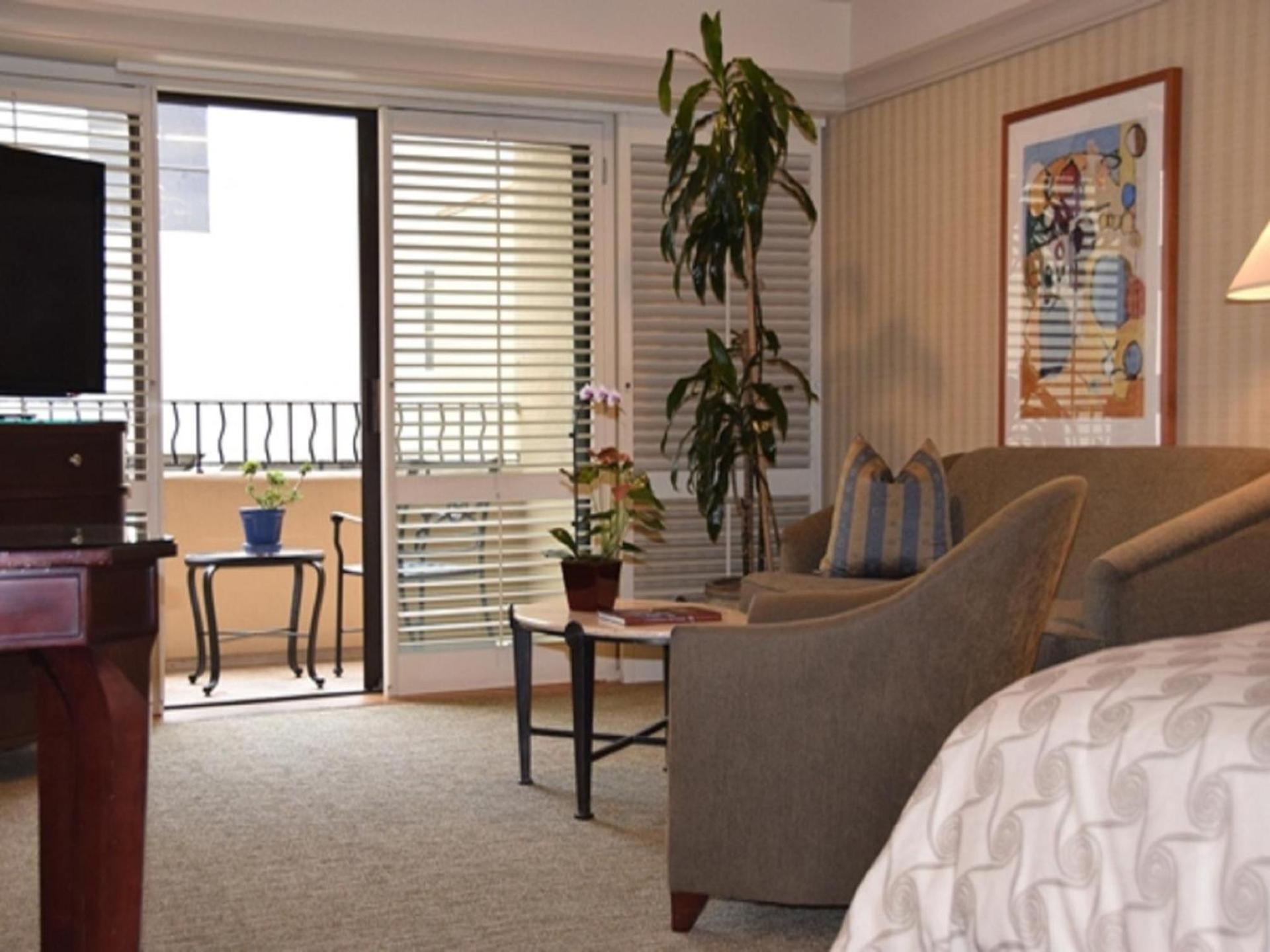 Monterey Bay Inn photo 2