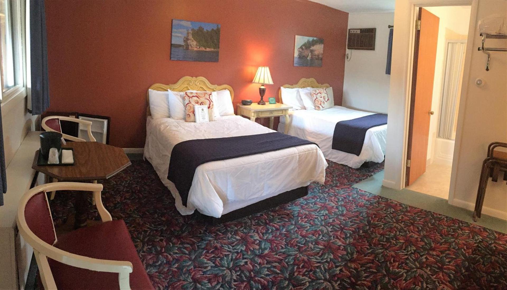 Cedar Motor Inn photo 65