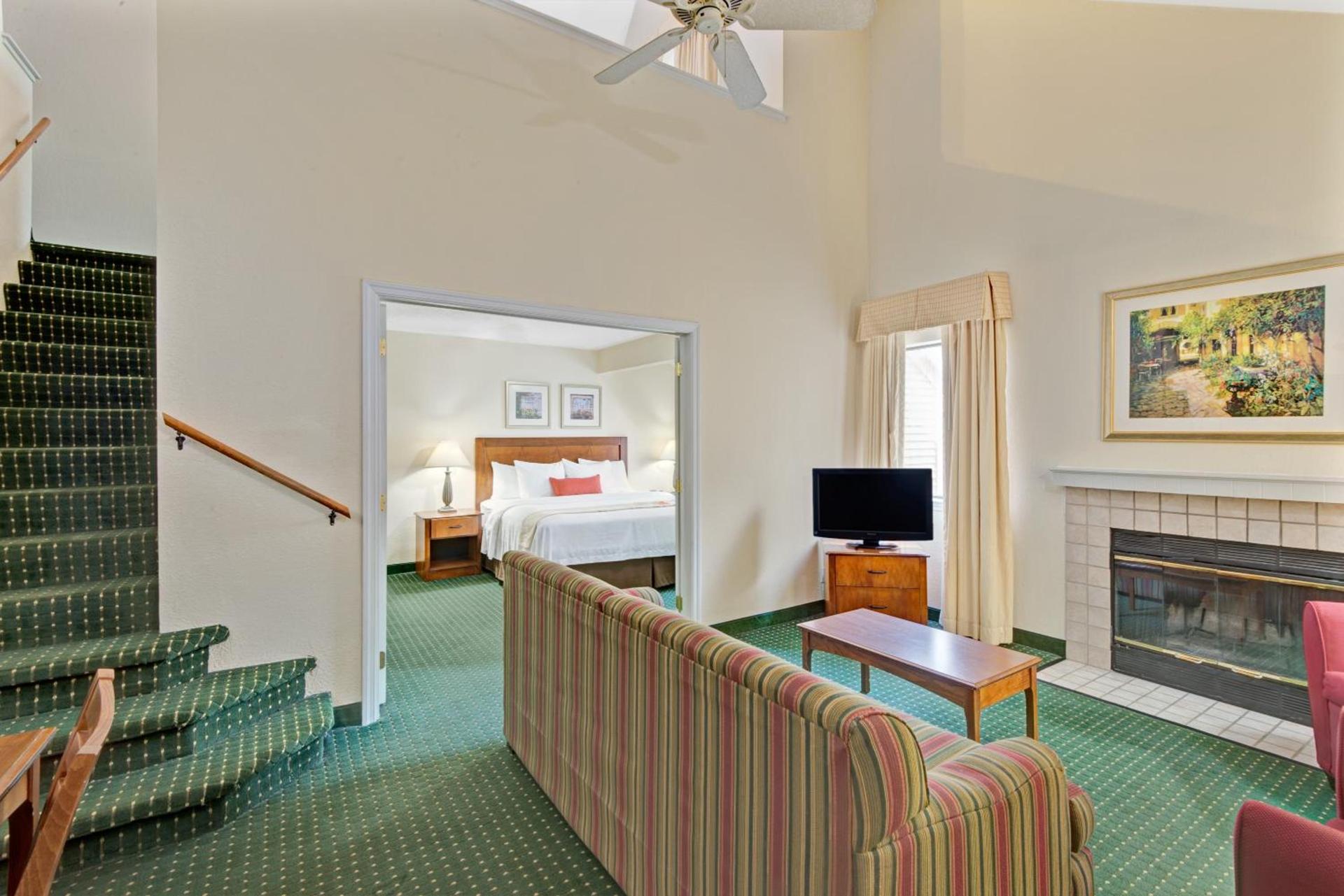 Residences at Daniel Webster photo 60