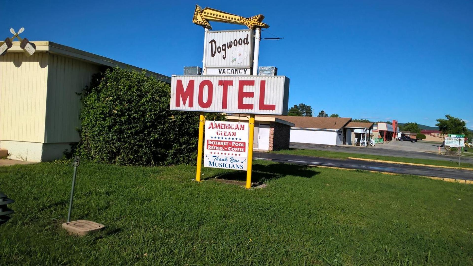 Dogwood Motel photo 36