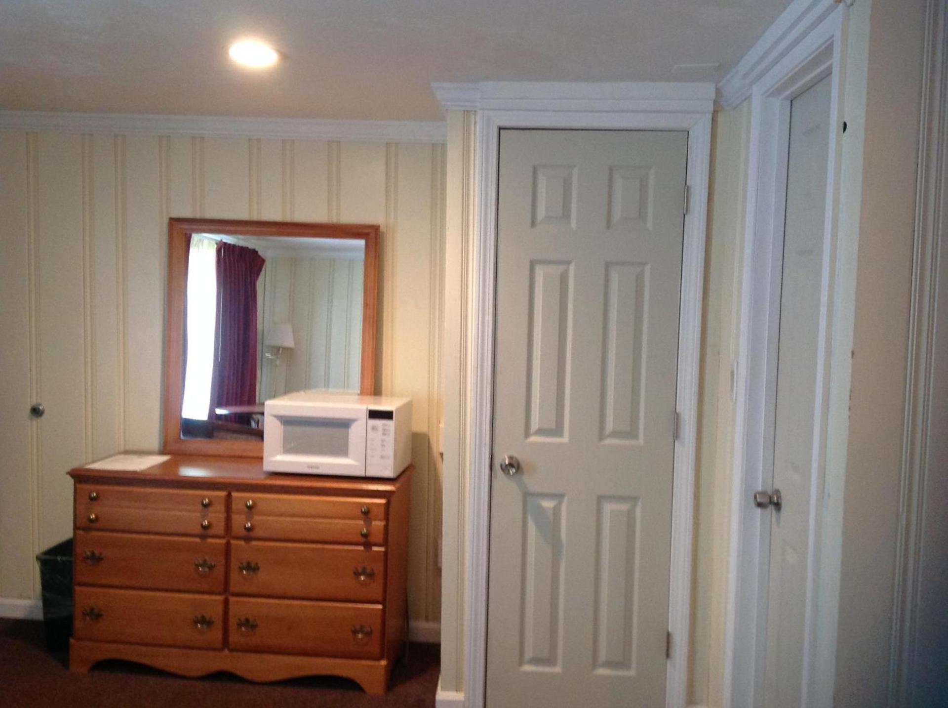 Tides Motel - Hampton Beach photo 30