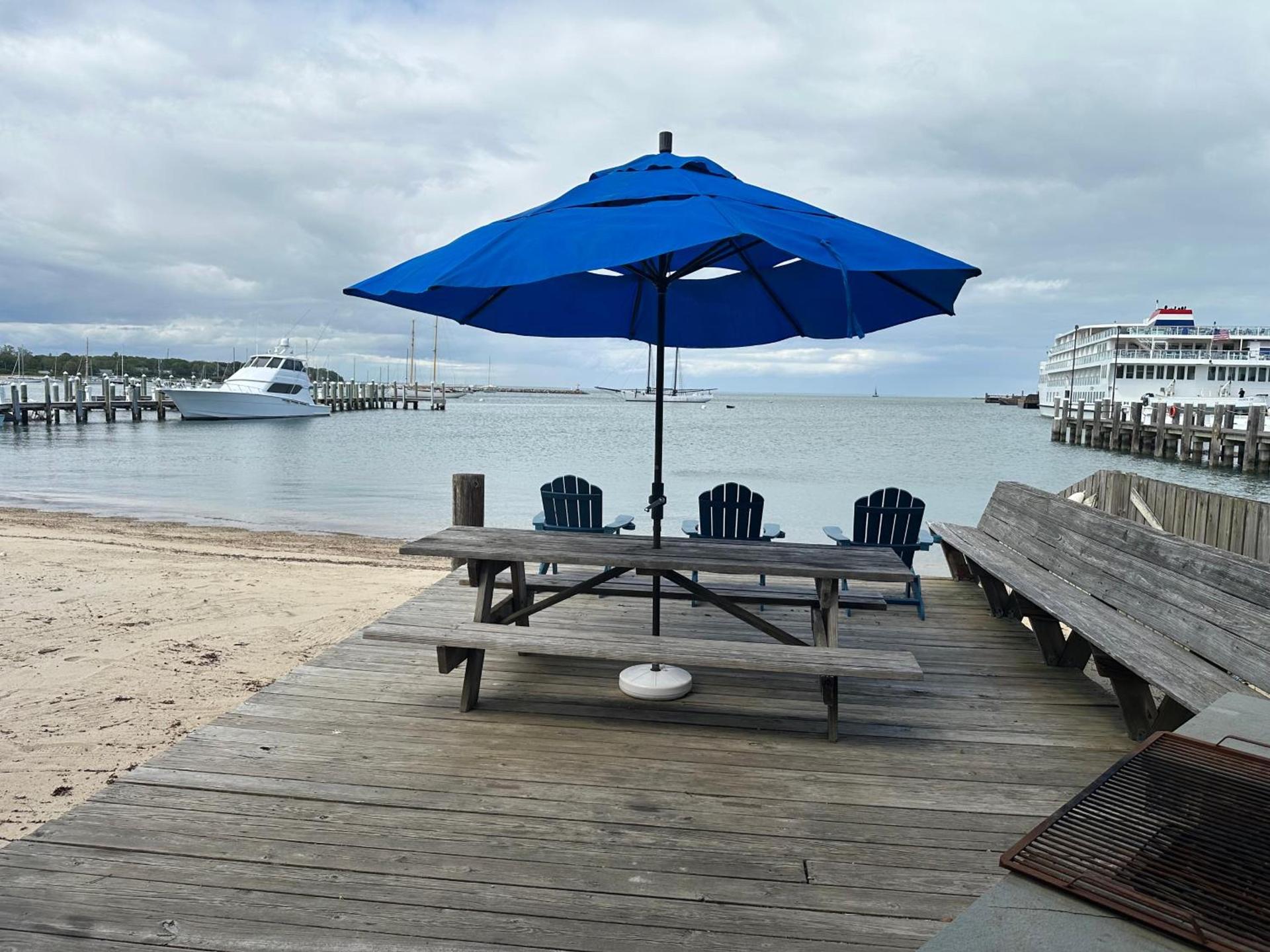 Vineyard Harbor Motel photo 14