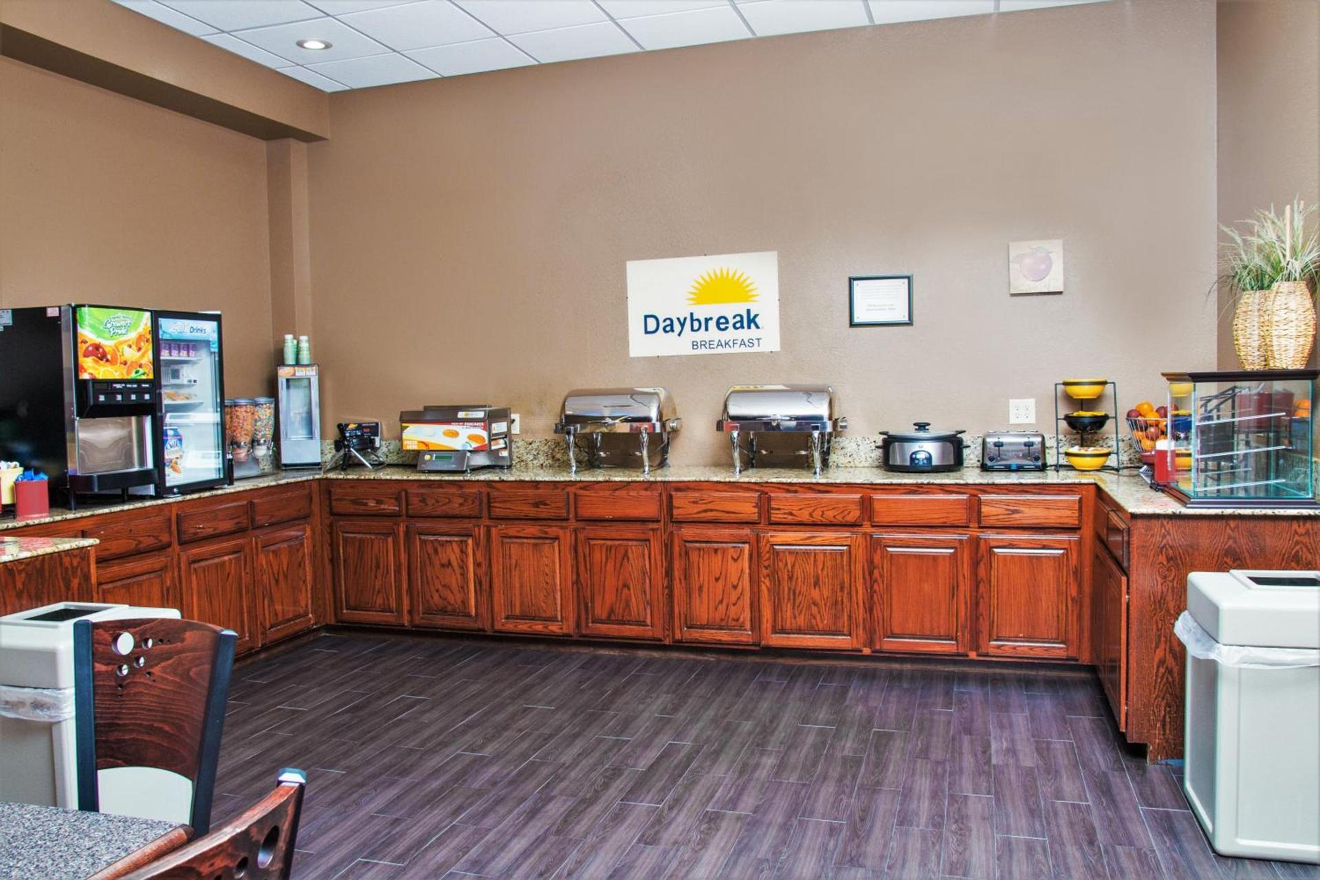Days Inn by Wyndham Joplin photo 31