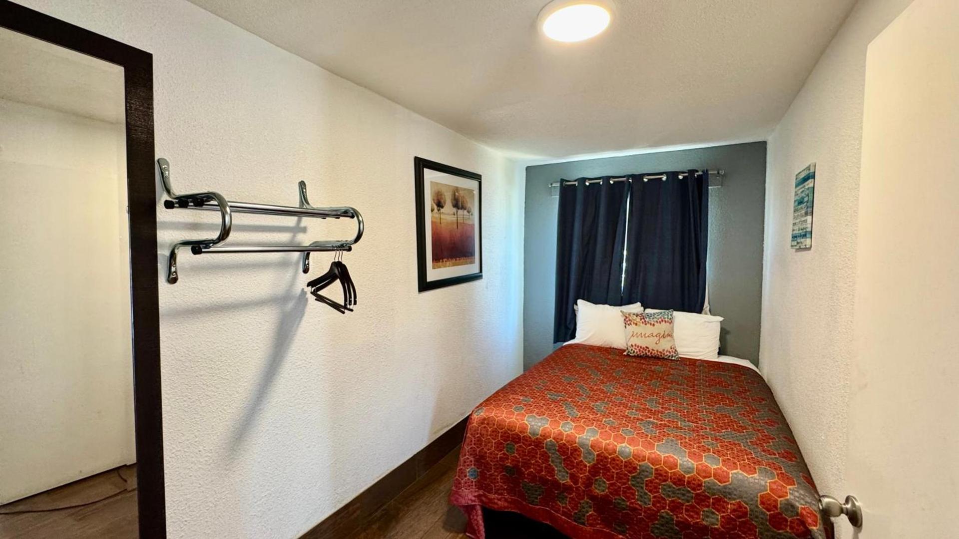 Budget Motel photo 25