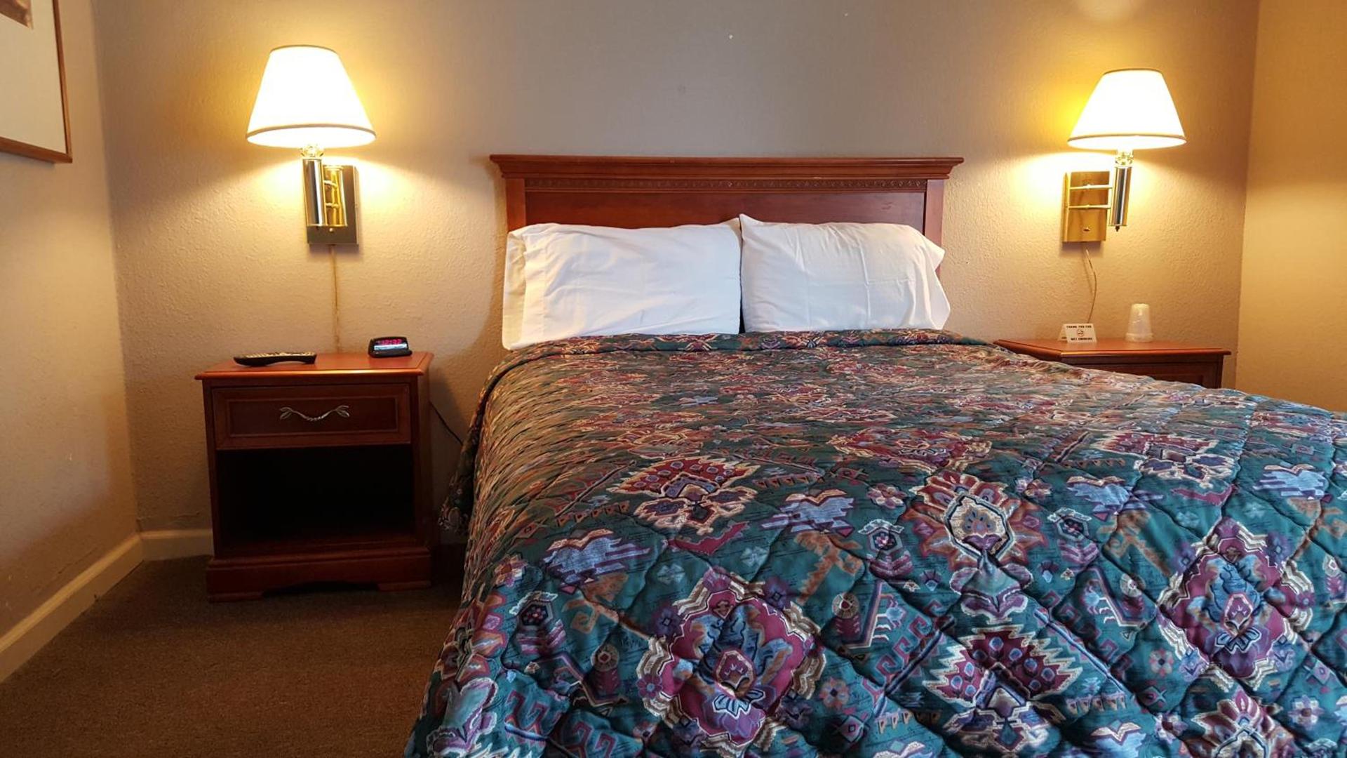 Pacific Motel photo 7