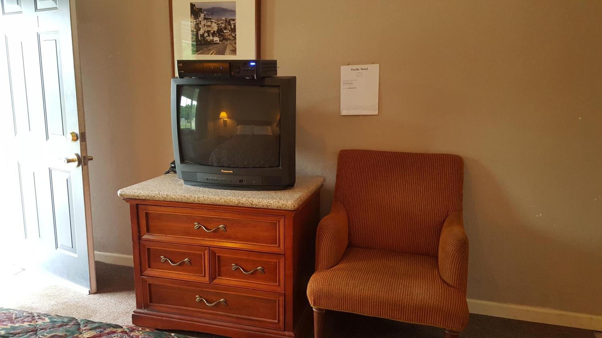 Pacific Motel photo 8