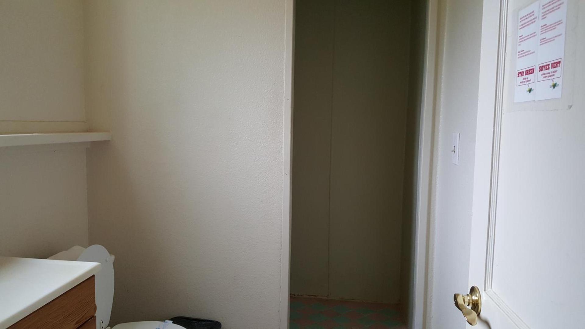 Pacific Motel photo 10
