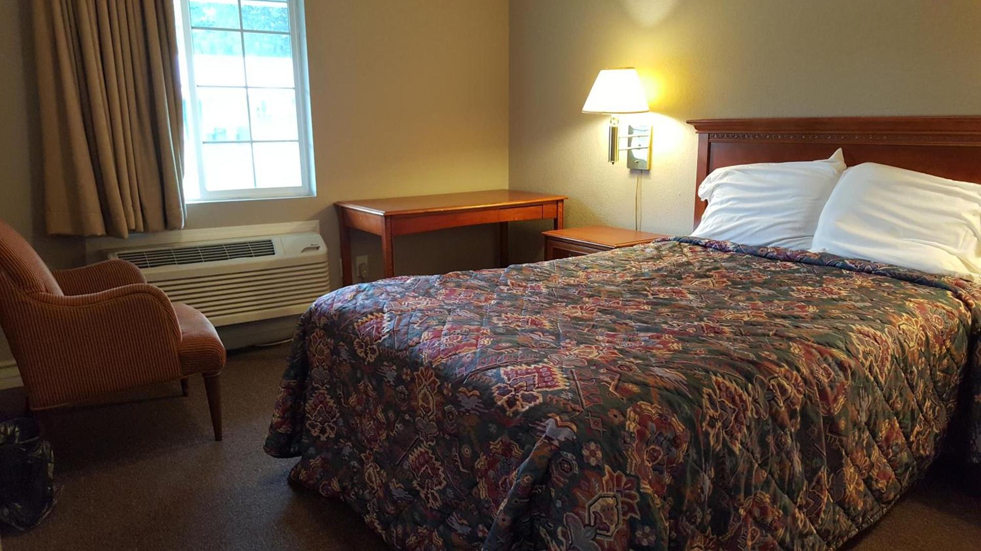 Pacific Motel photo 14