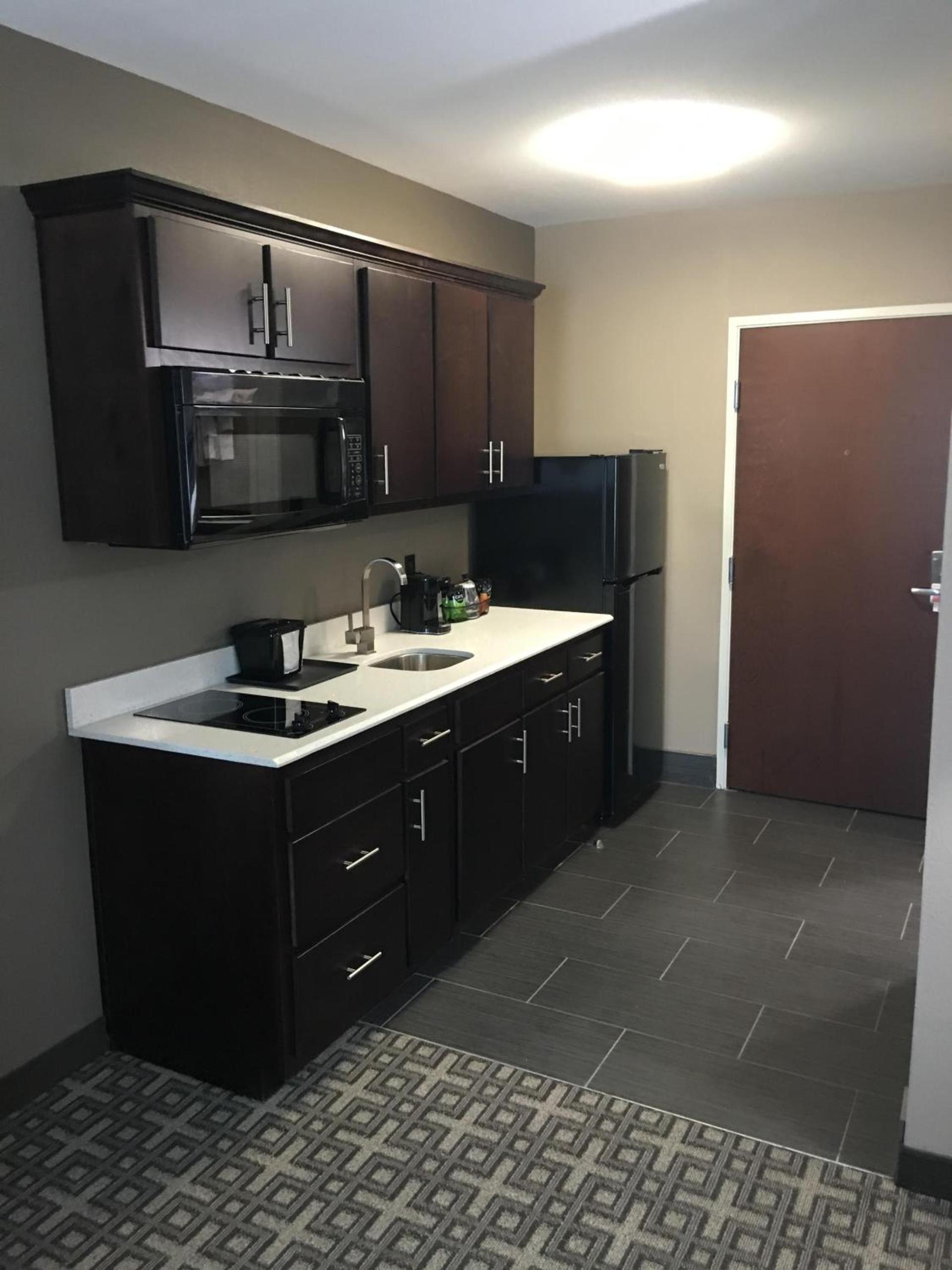 Americas Best Value Inn & Suites photo 18
