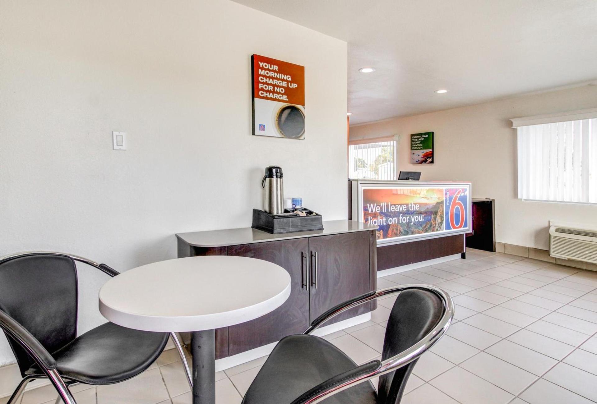 Motel 6 Waco - Lacy Lakeview photo 57