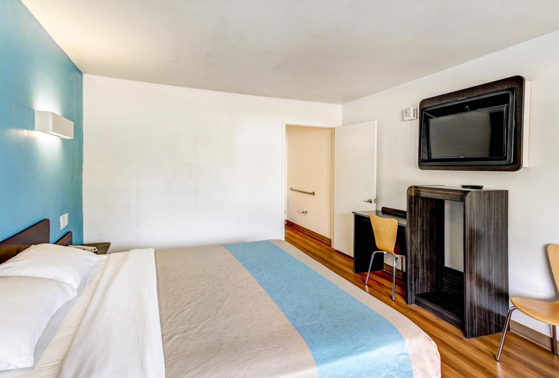 Motel 6 Waco - Lacy Lakeview photo 48