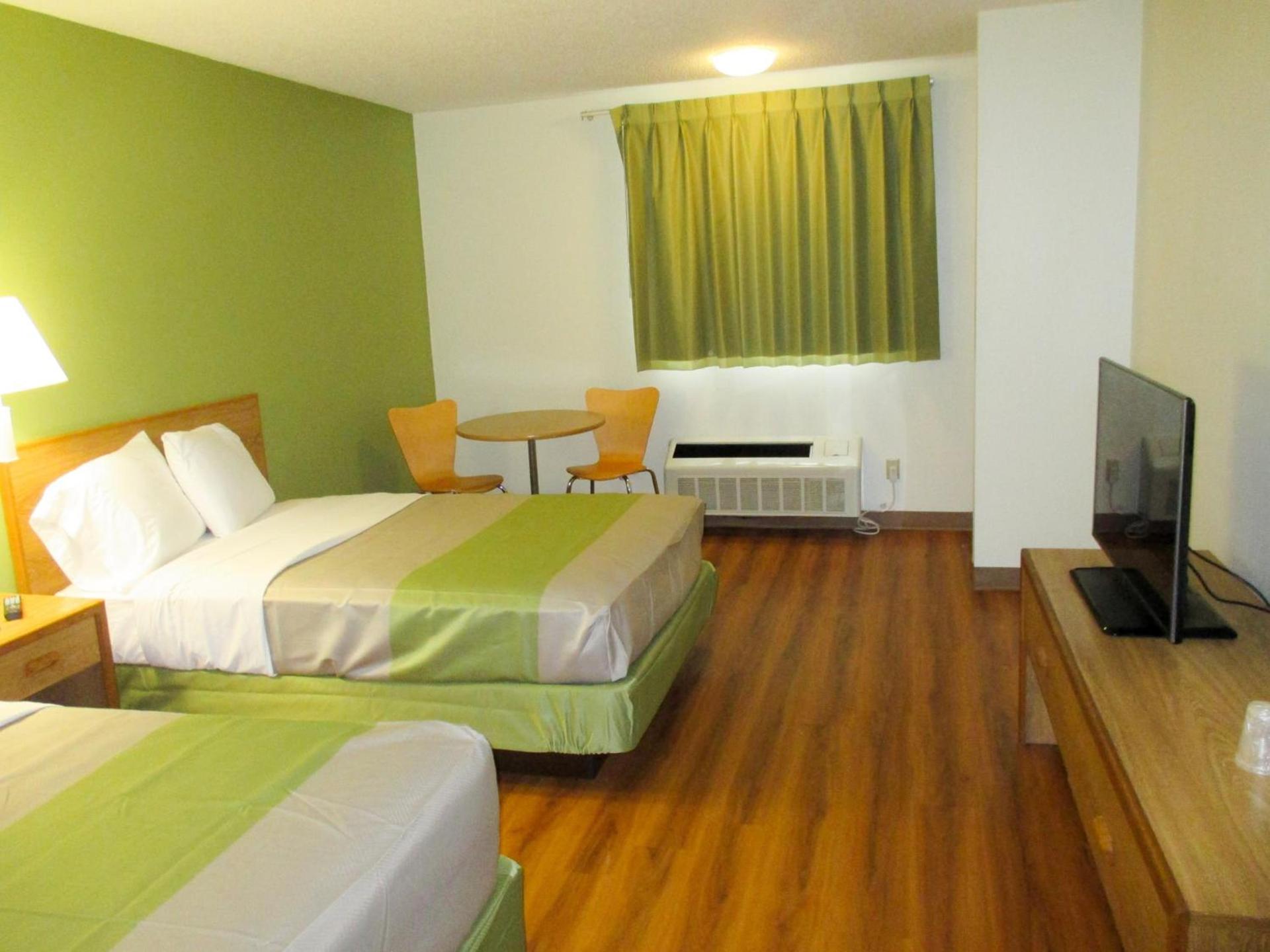 Motel 6-Drums photo 38