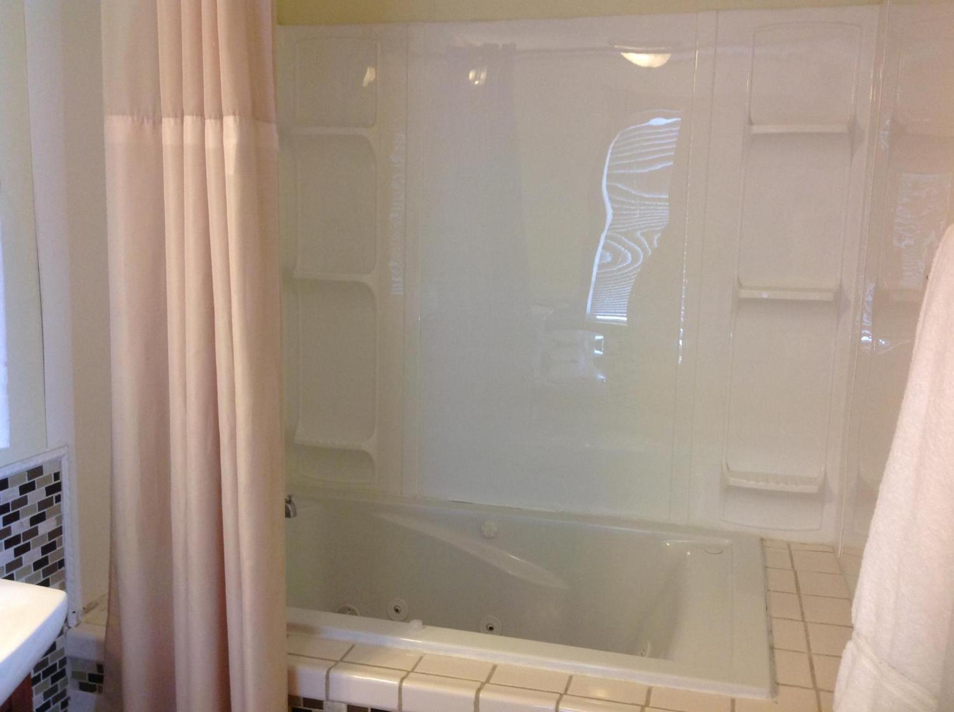 The Moulton Hotel photo 37