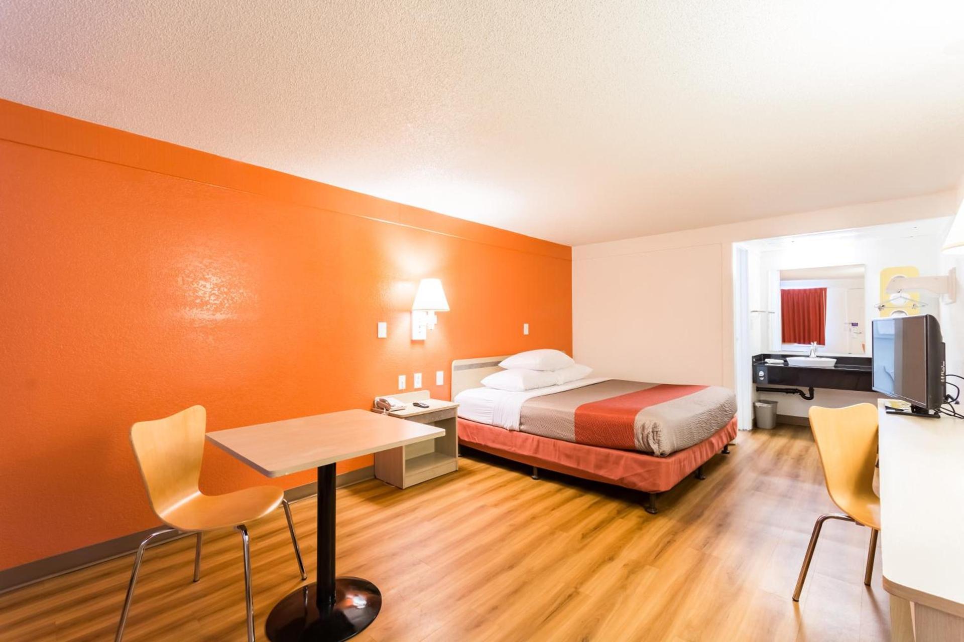 Travelodge by Wyndham Essington / Philadelphia Airport photo 48