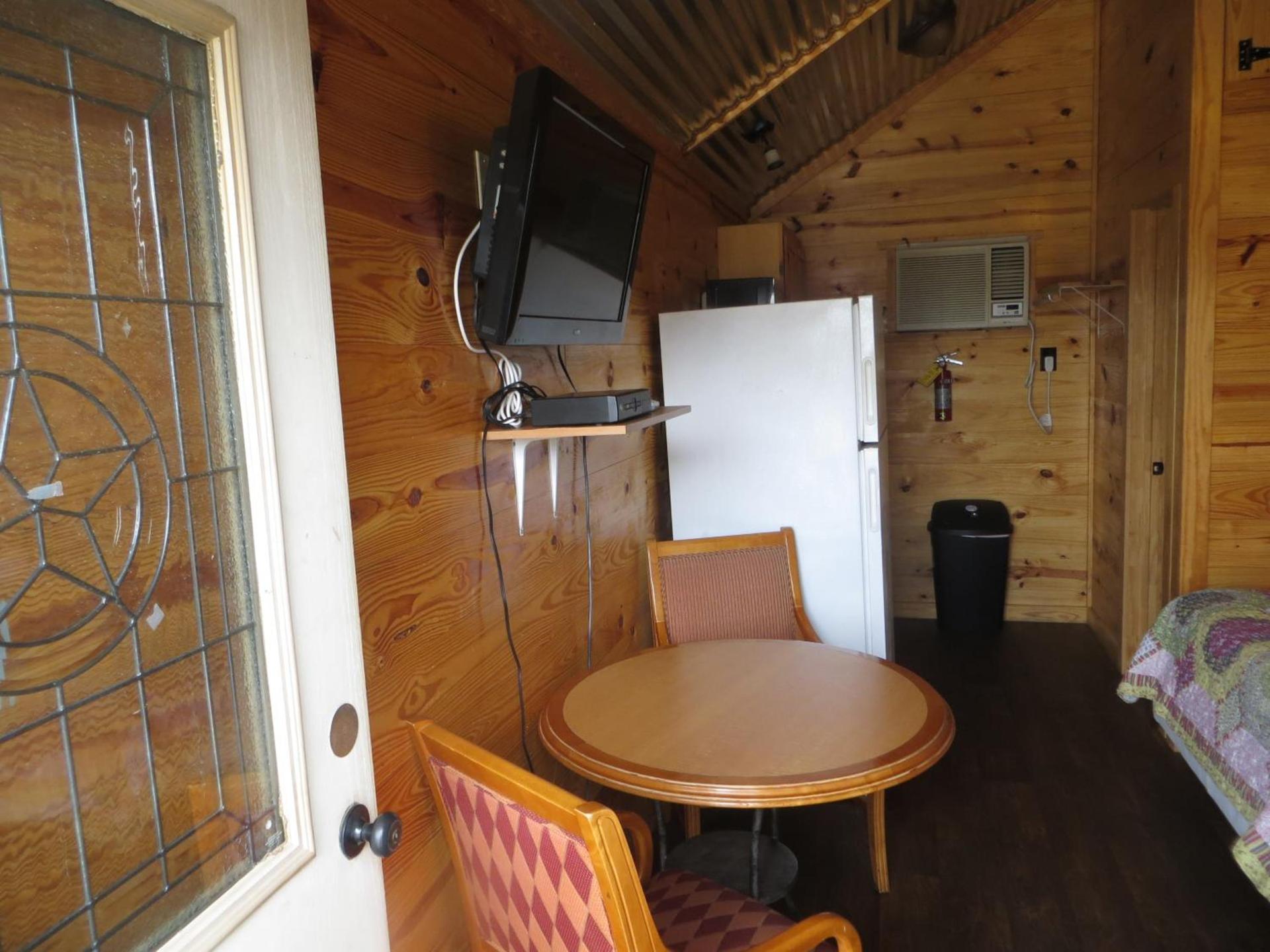 All Tucked Inn Cabins photo 3