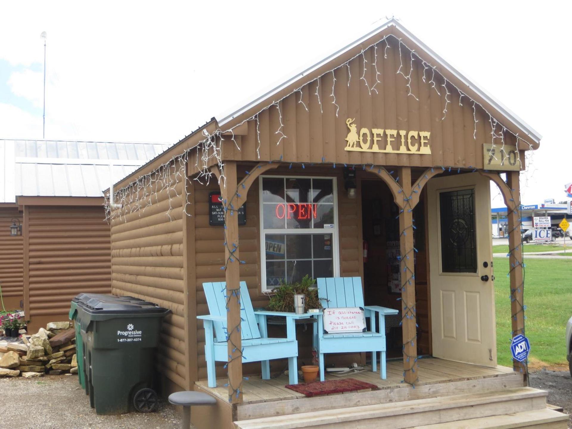 All Tucked Inn Cabins photo 7