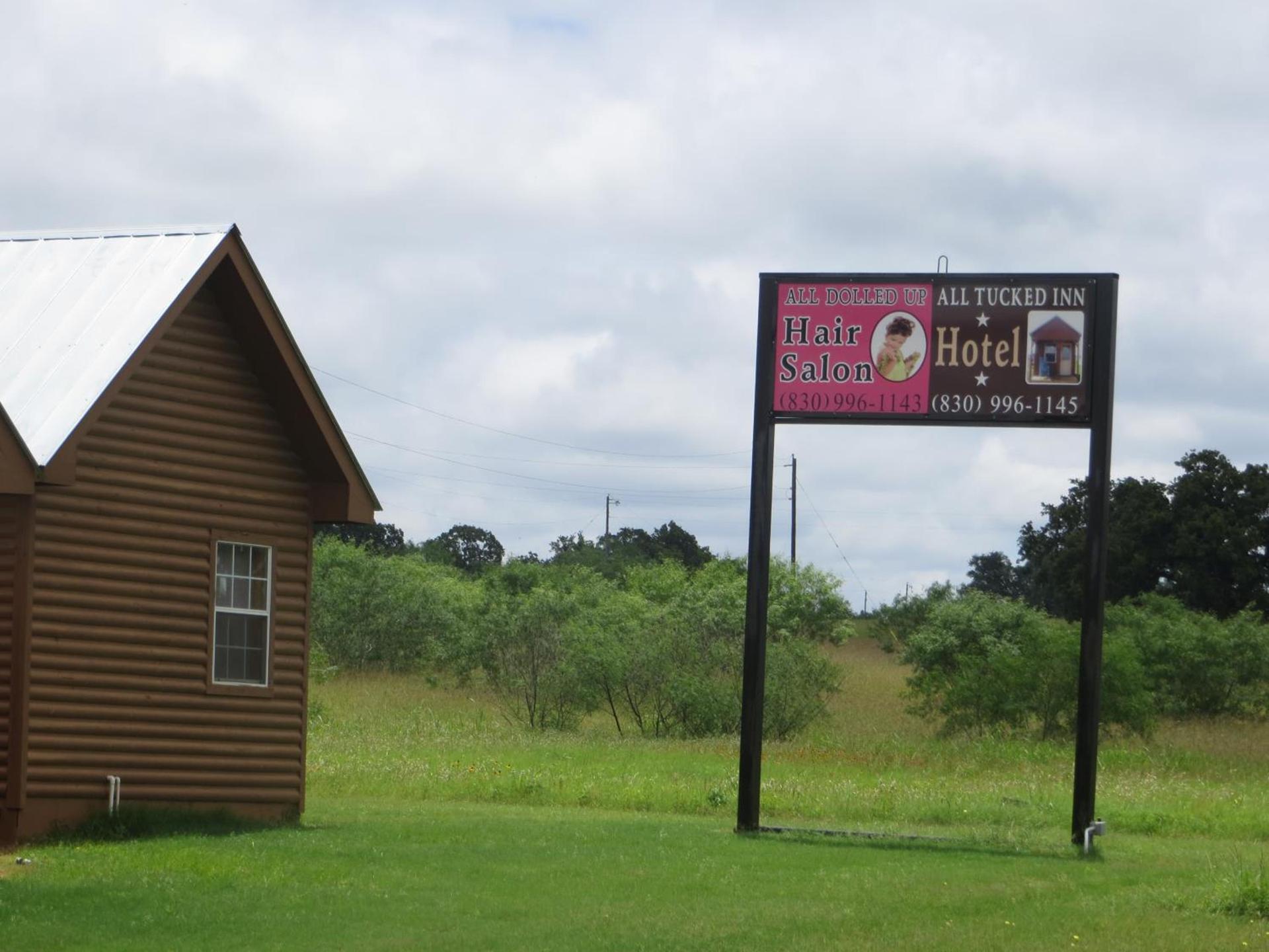 All Tucked Inn Cabins photo 13