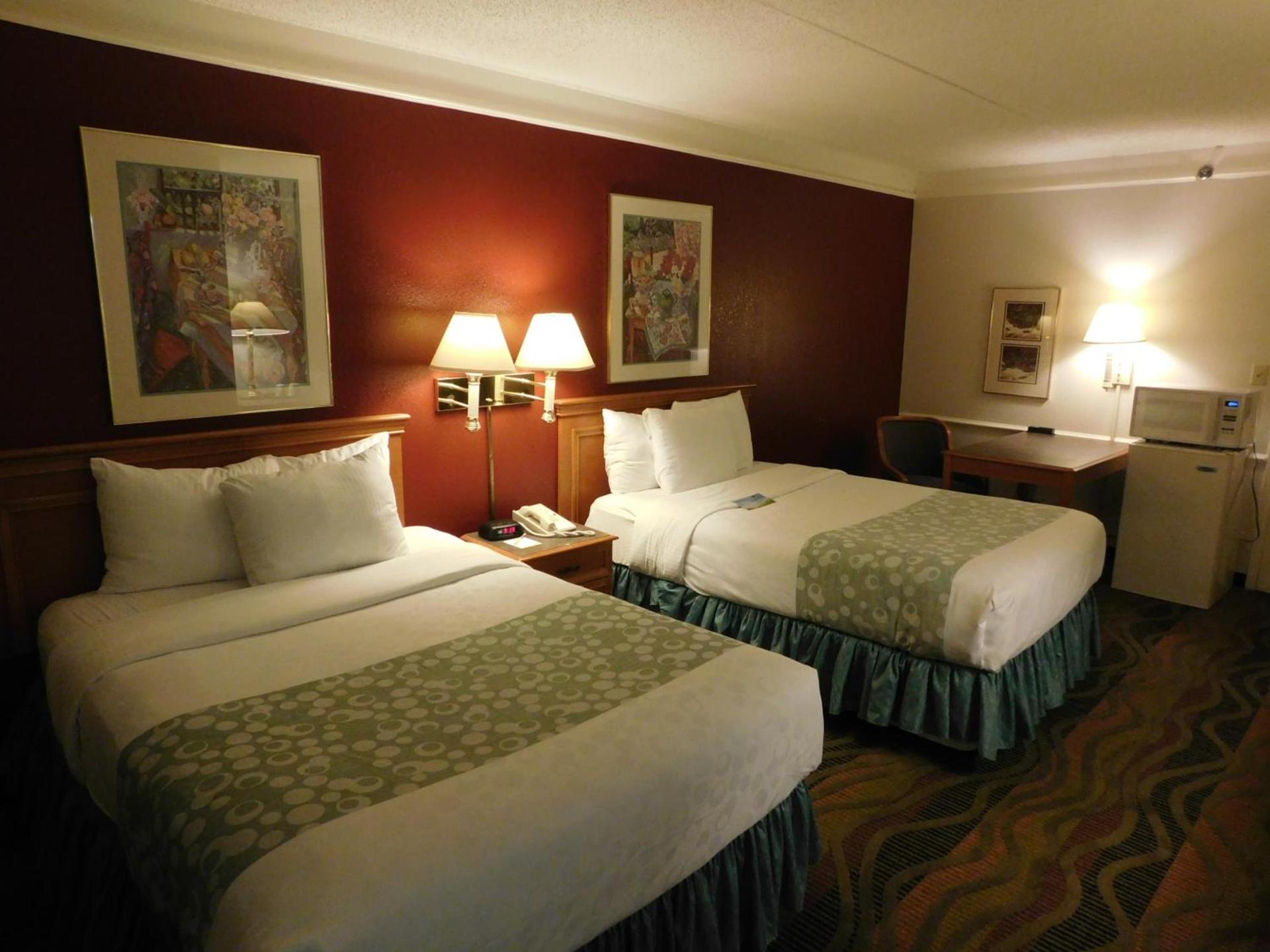 Days Inn & Suites by Wyndham Arlington Heights photo 45