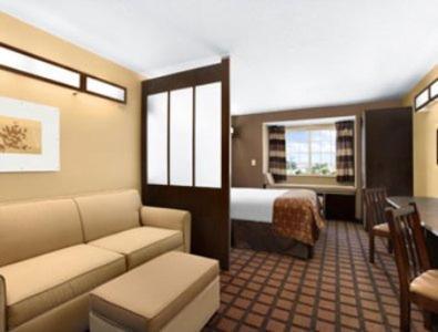 Microtel Inn & Suites by Wyndham Columbia photo 45