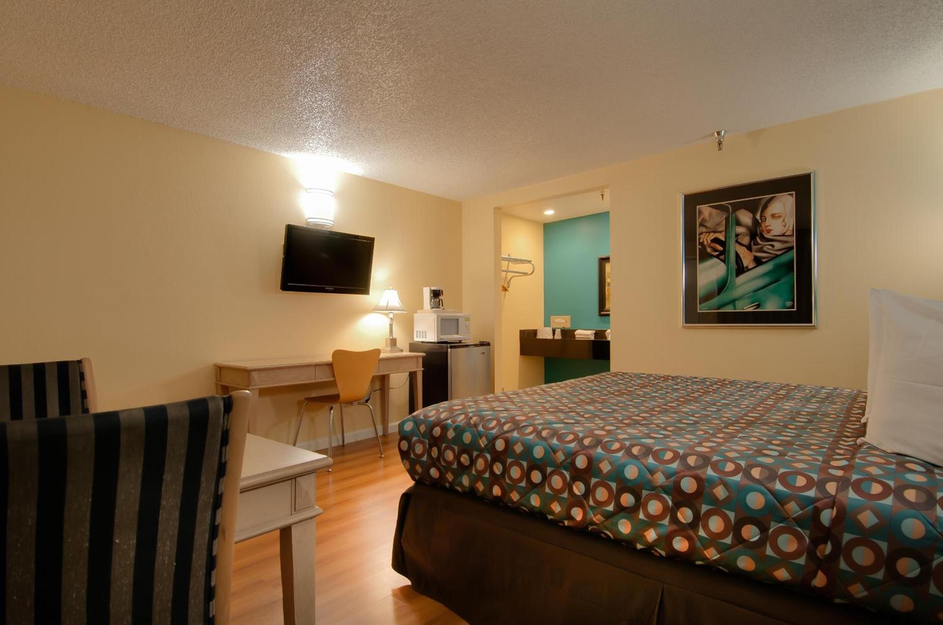 Vagabond Inn Bakersfield North photo 5