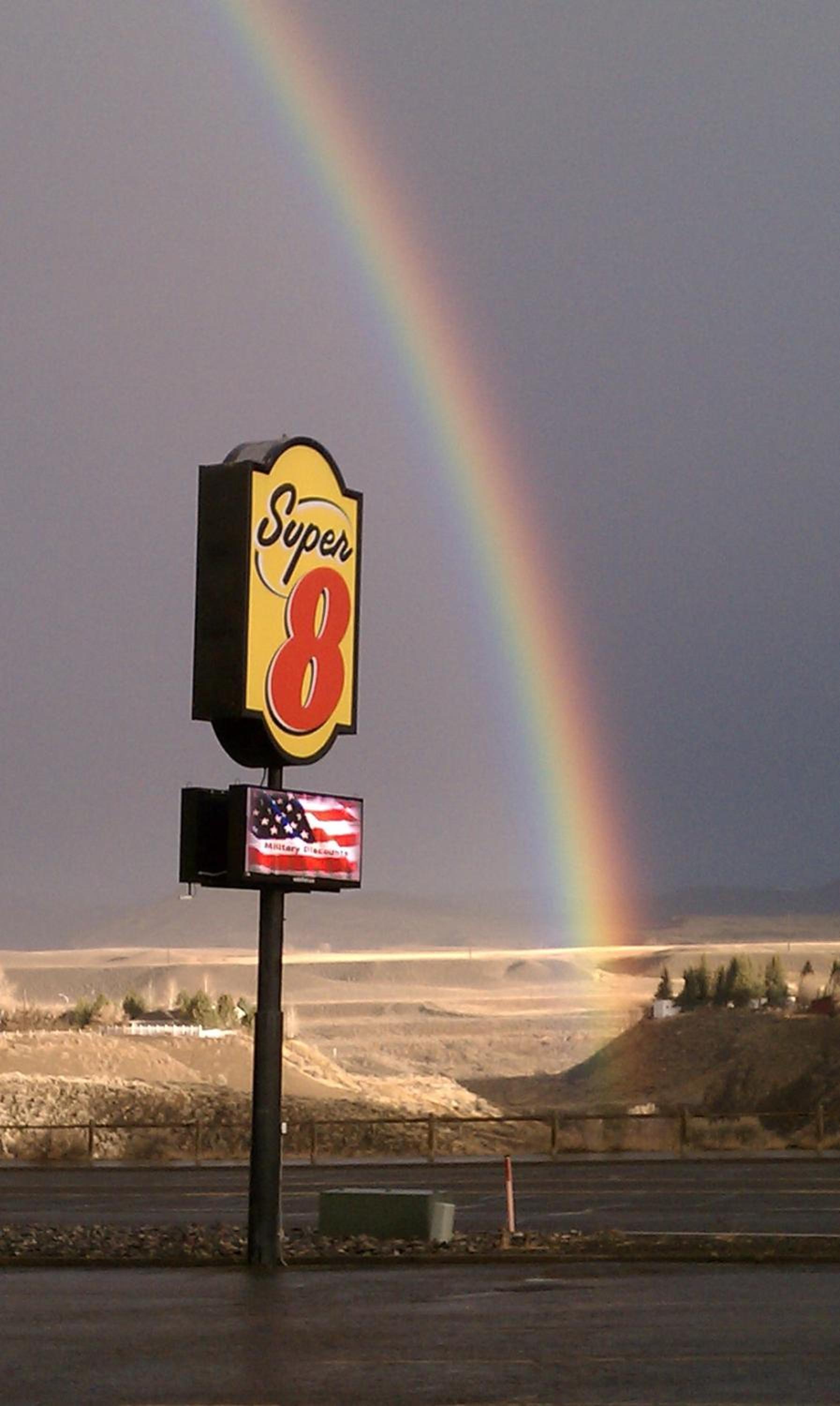 Super 8 by Wyndham Cody photo 30