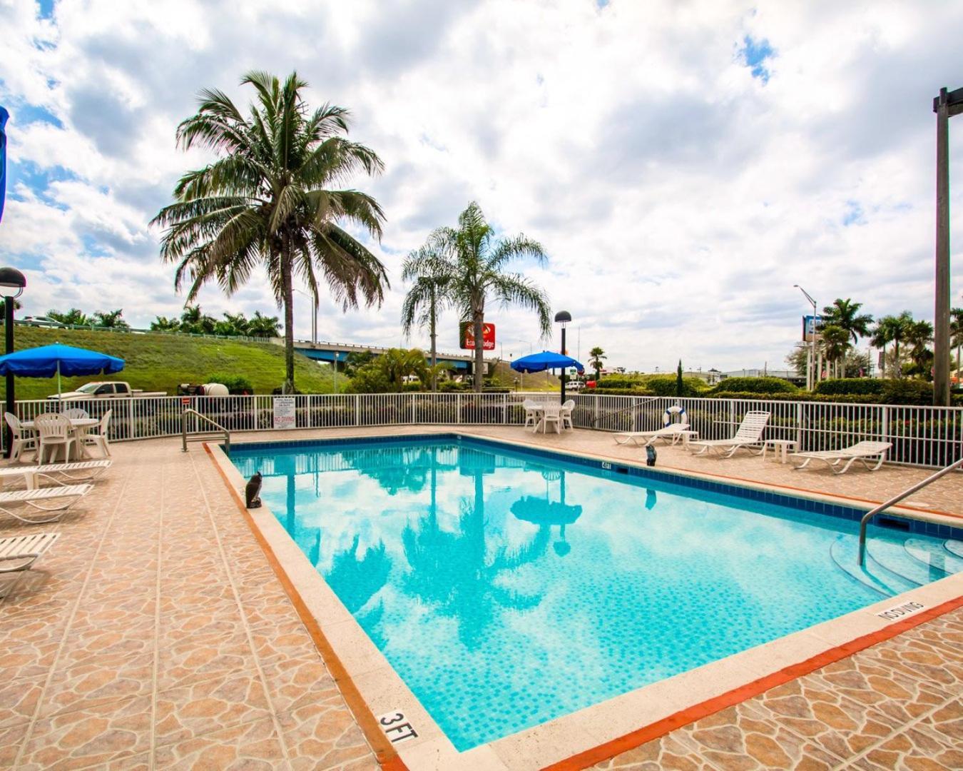 Belmont Inn & Suites photo 16