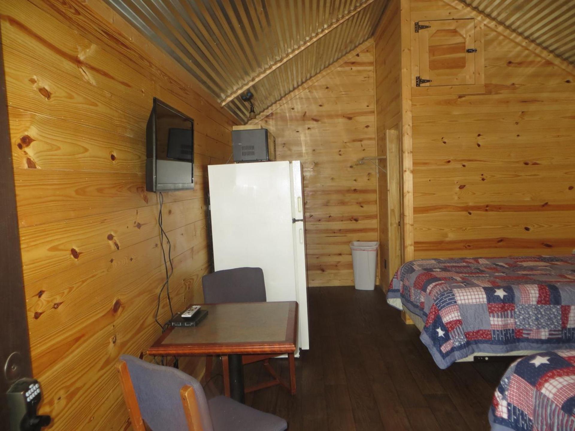 All Tucked Inn Cabins 2 photo 10