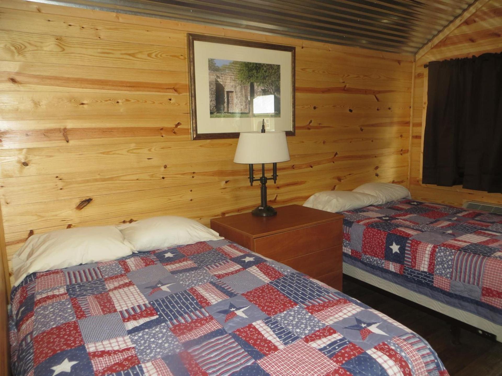 All Tucked Inn Cabins 2 photo 9