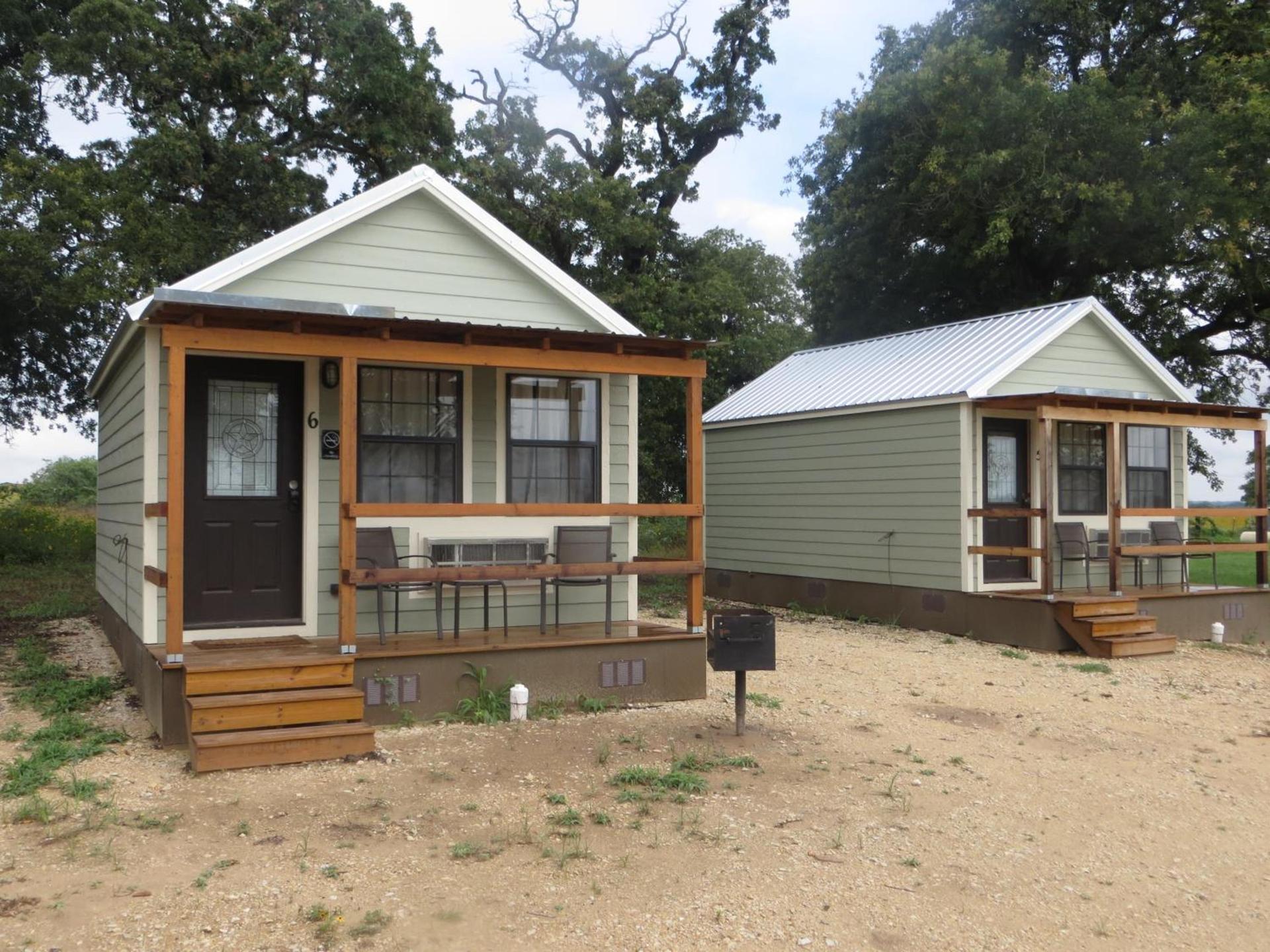 All Tucked Inn Cabins 2 photo 4