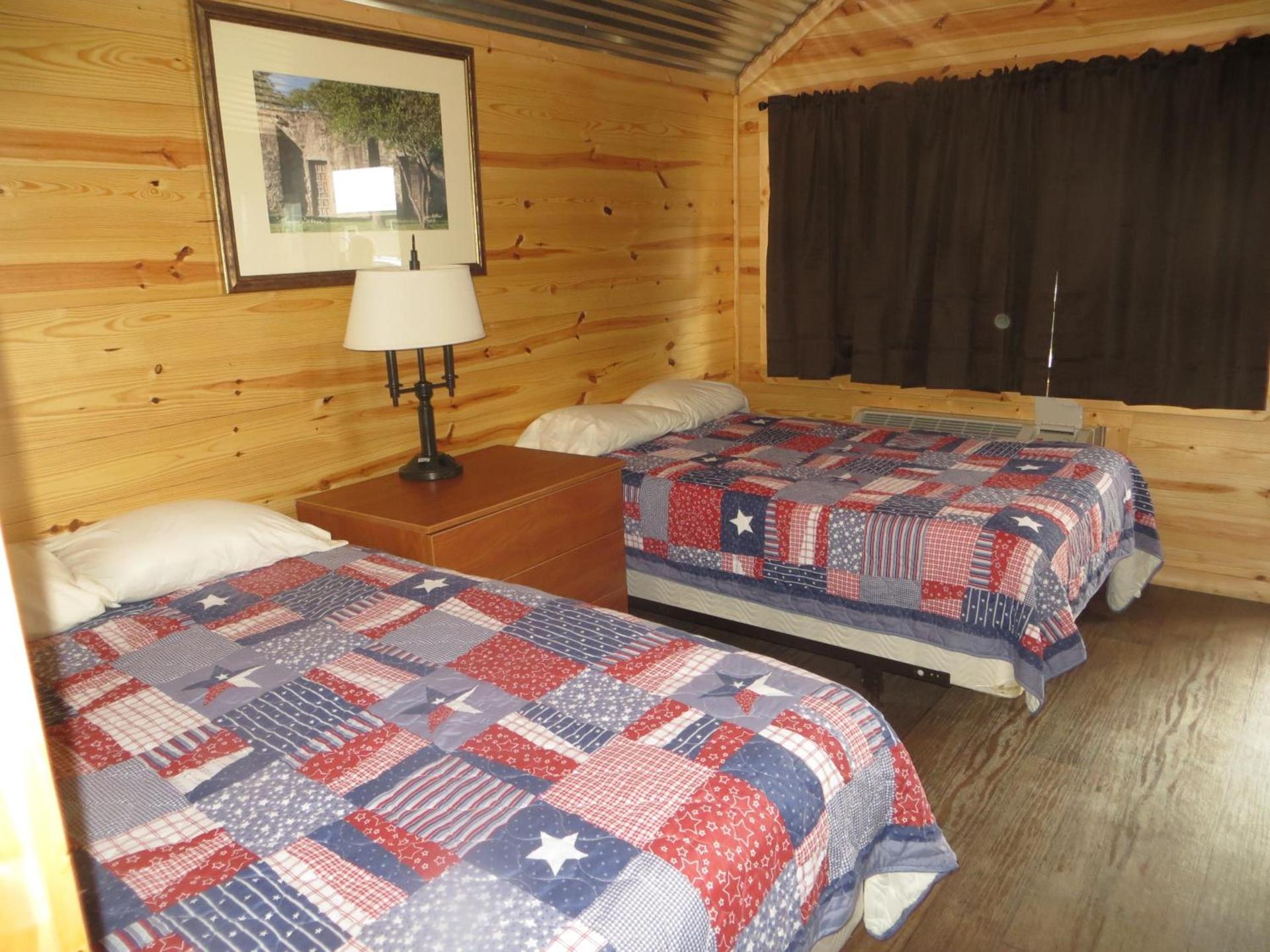 All Tucked Inn Cabins 2 photo 5