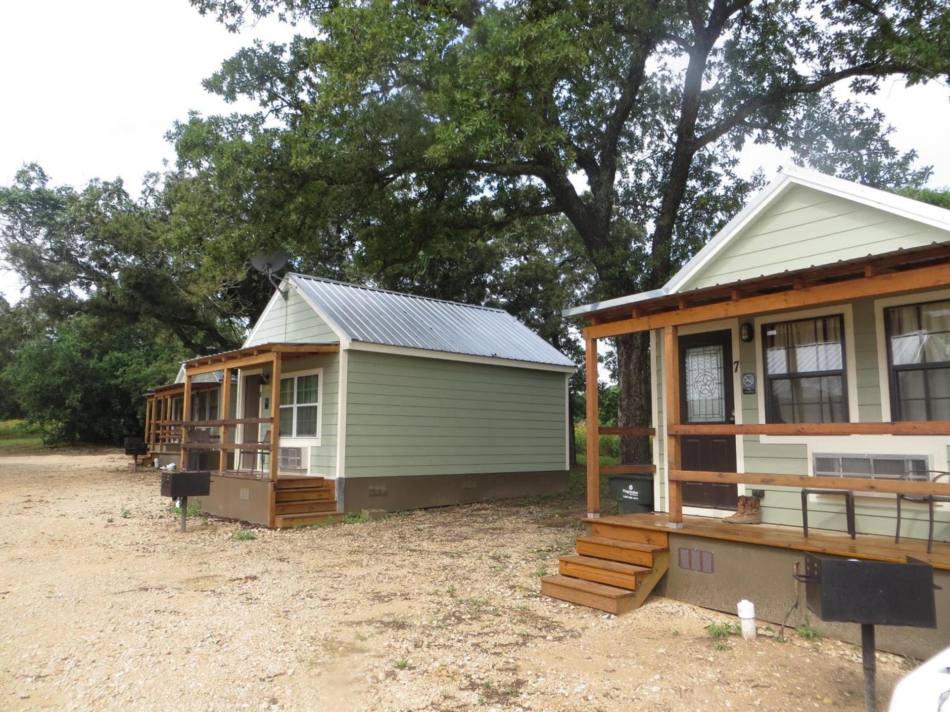 All Tucked Inn Cabins 2 photo 7
