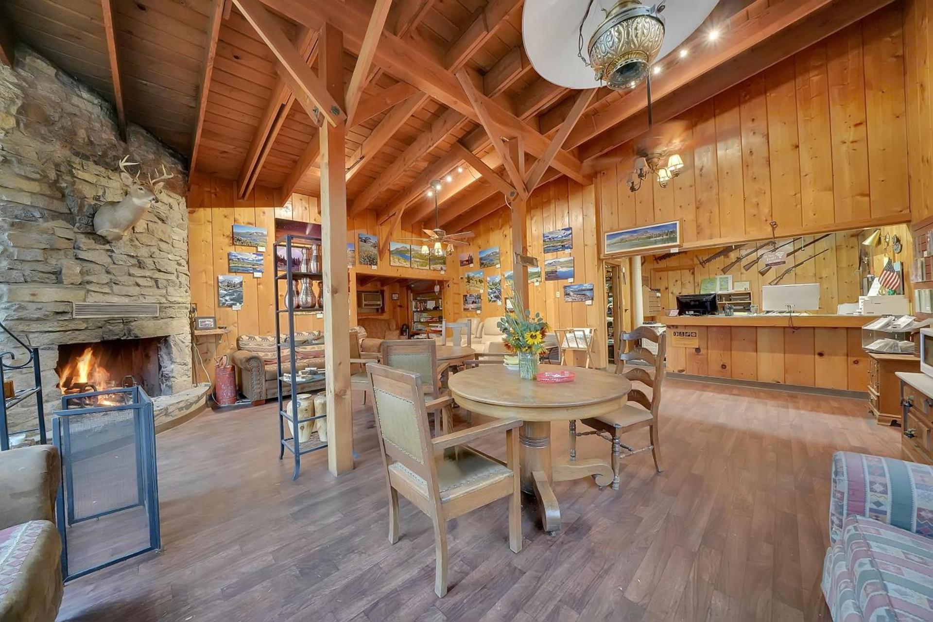 Kit Carson Lodge photo 18