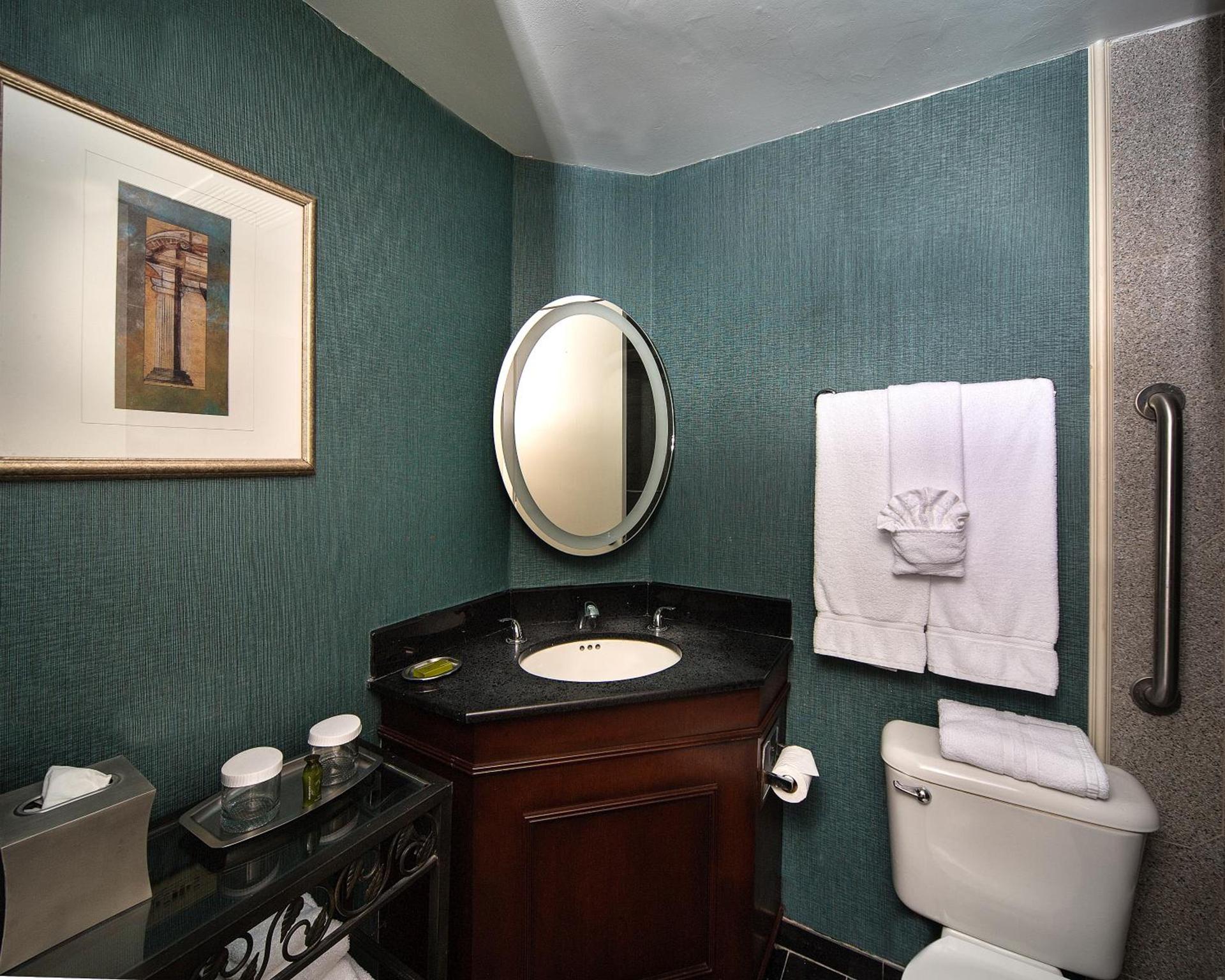 The Whitehall Houston photo 15