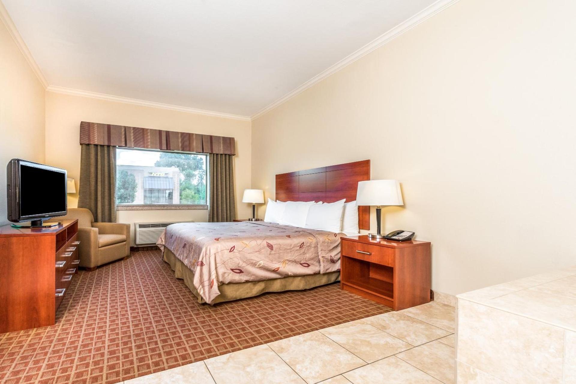 Ramada by Wyndham College Station photo 45