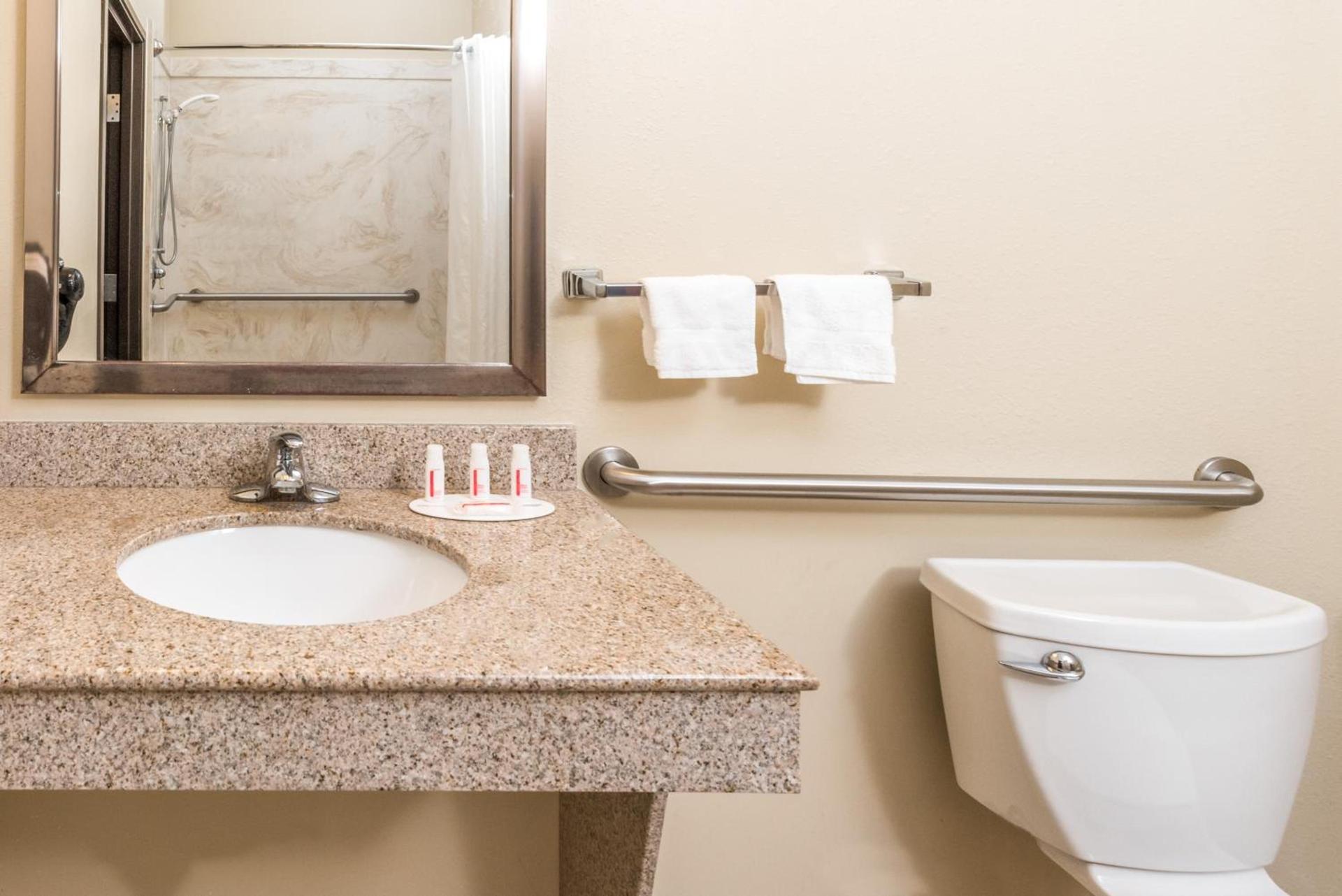 Ramada by Wyndham College Station photo 47