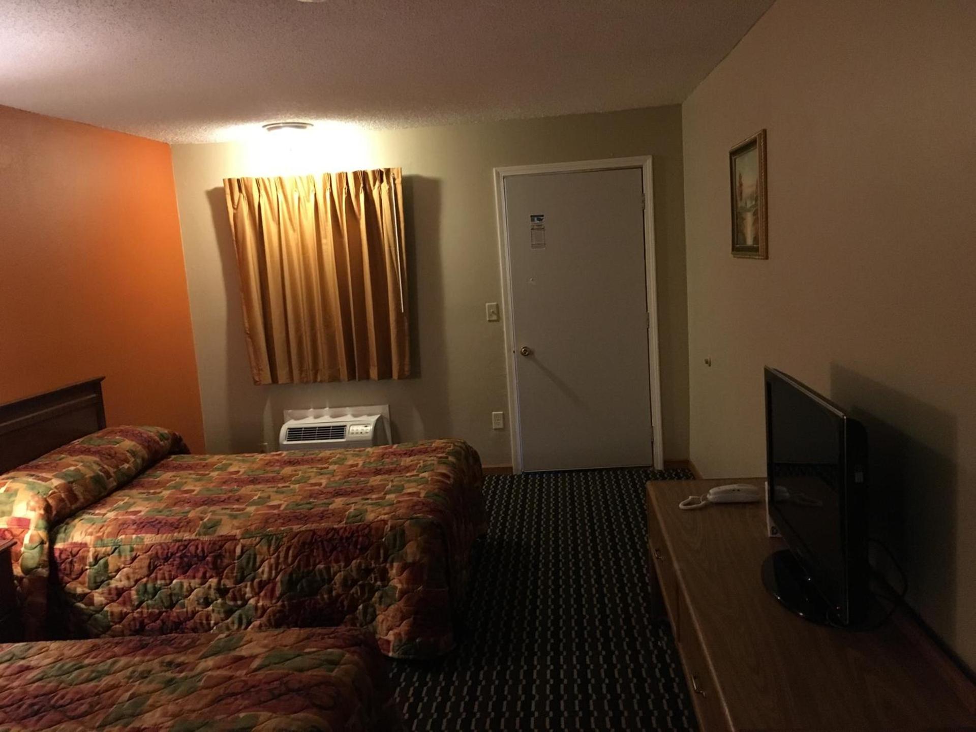 Knights Inn Merrillville photo 37