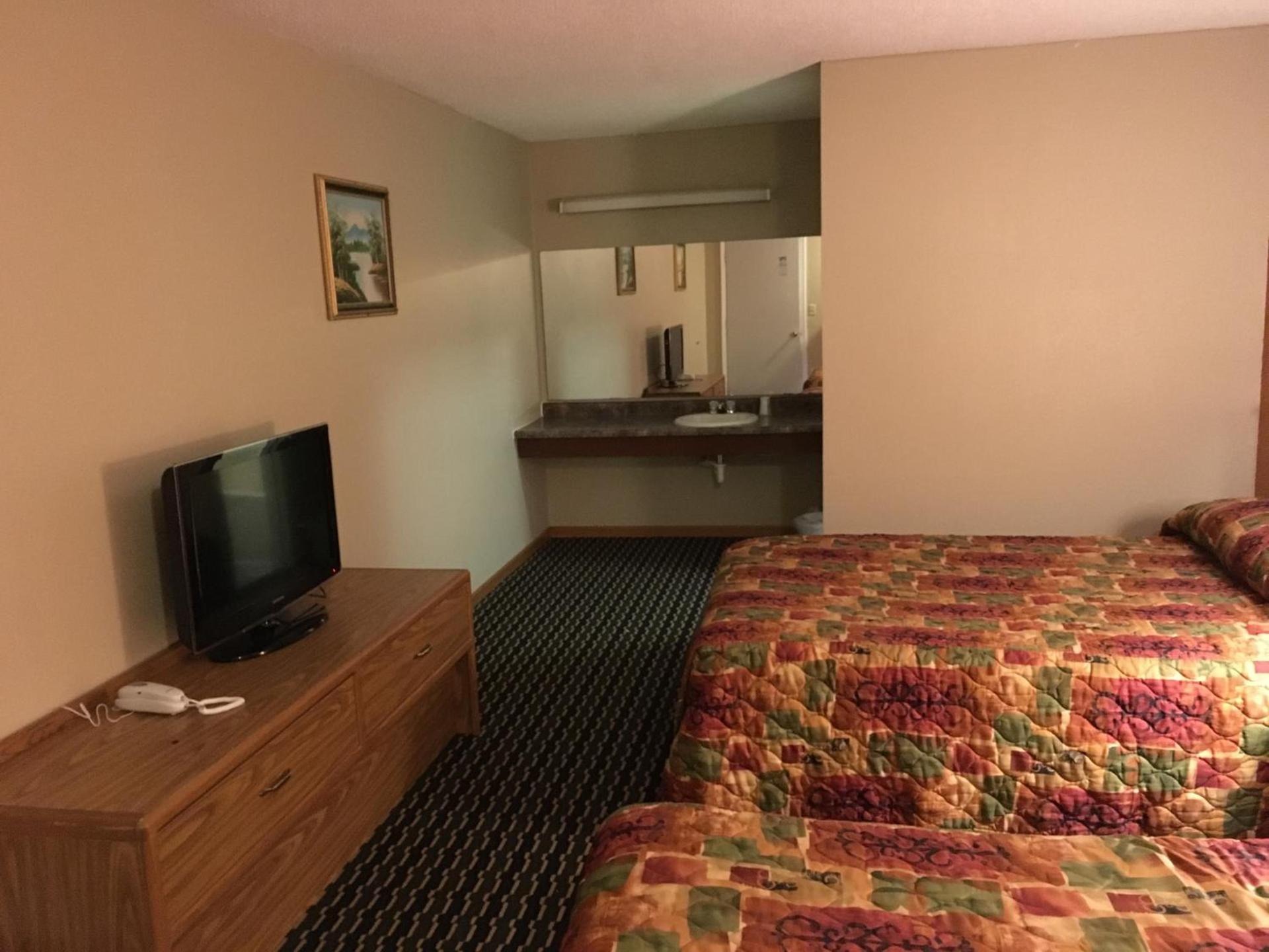 Knights Inn Merrillville photo 39