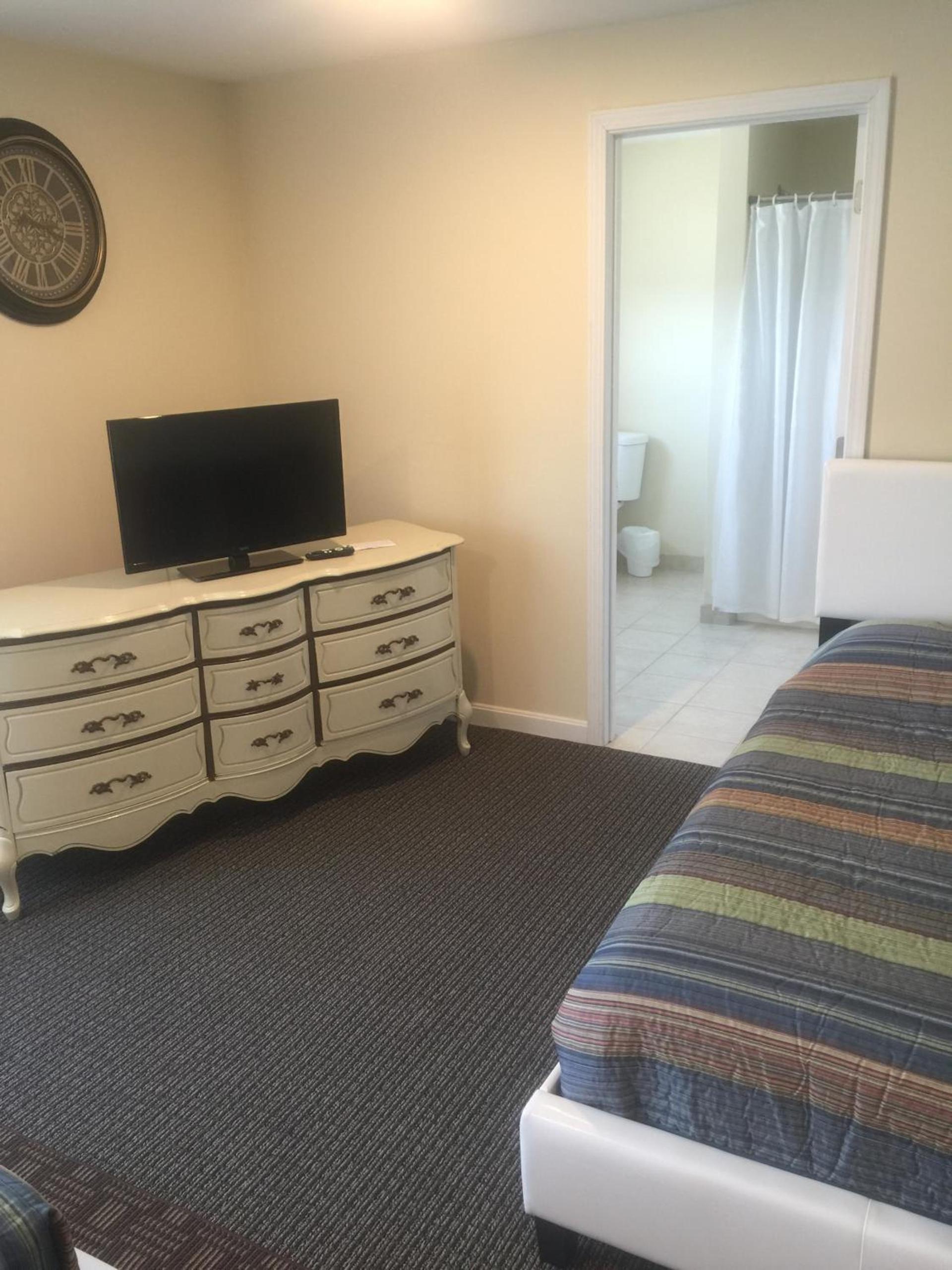 Misquamicut Beach Front Inn photo 45