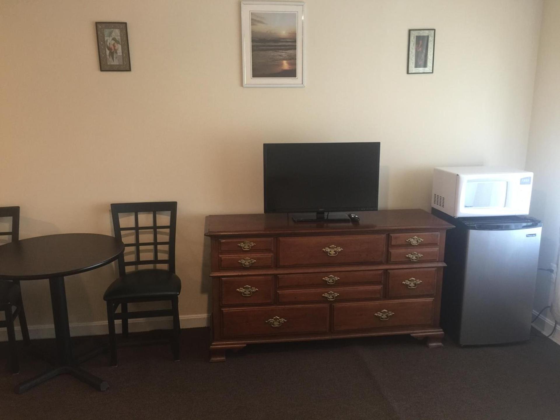 Misquamicut Beach Front Inn photo 33