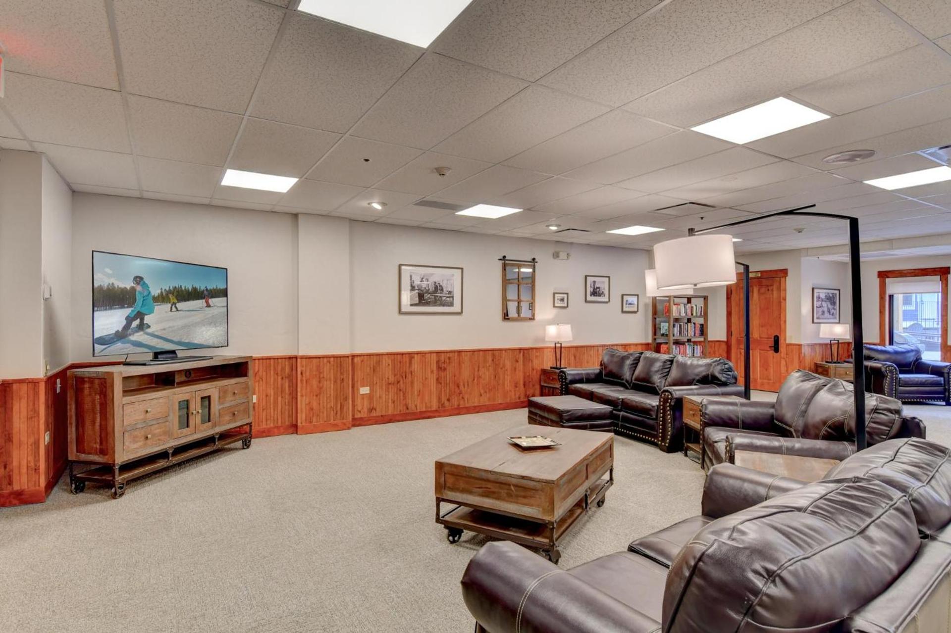 Wedgewood Lodge photo 2