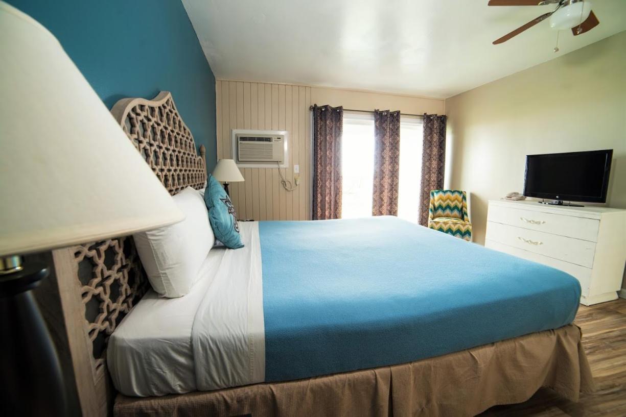 Ocean Villa Inn photo 11