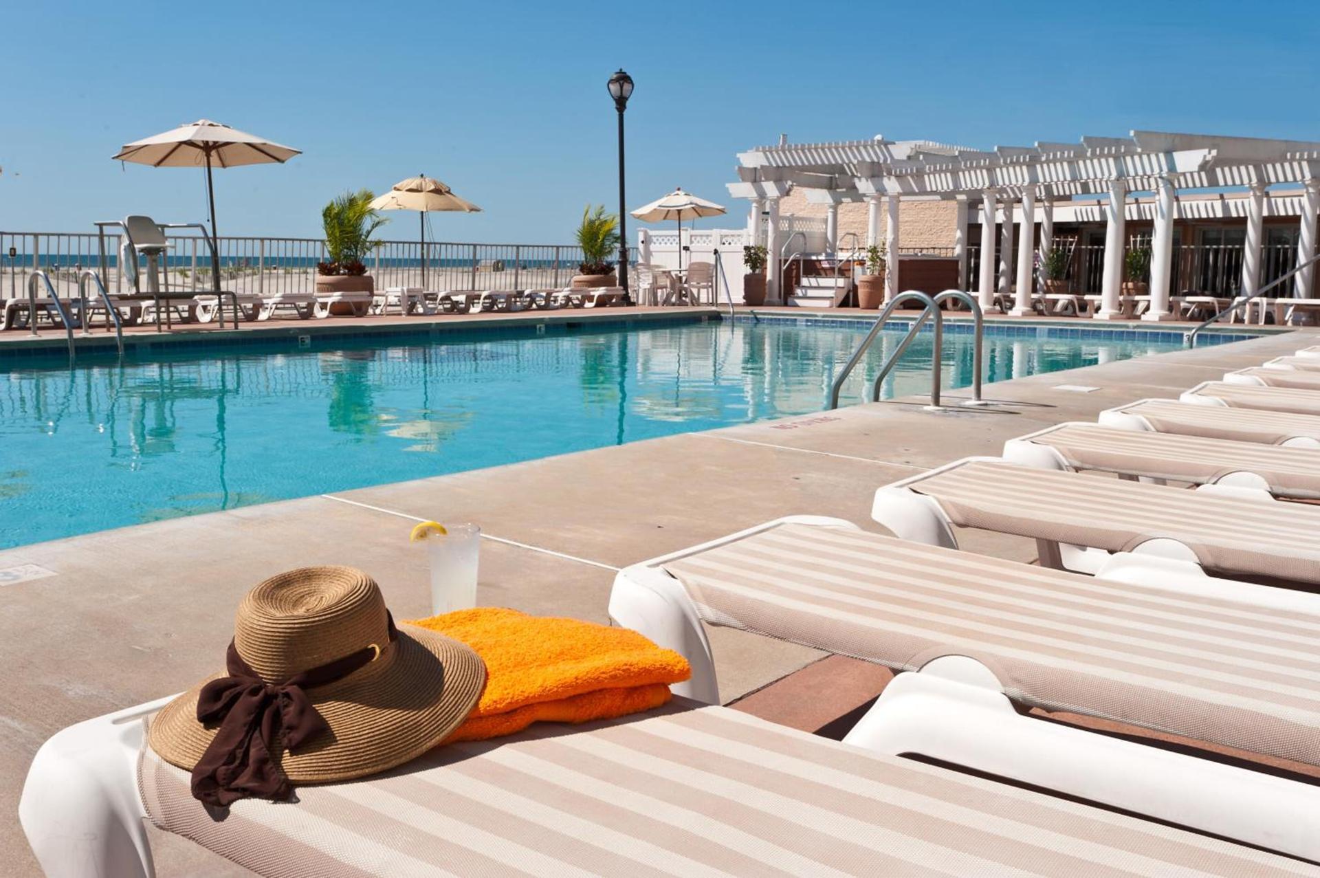 Reges Oceanfront Resort photo 3