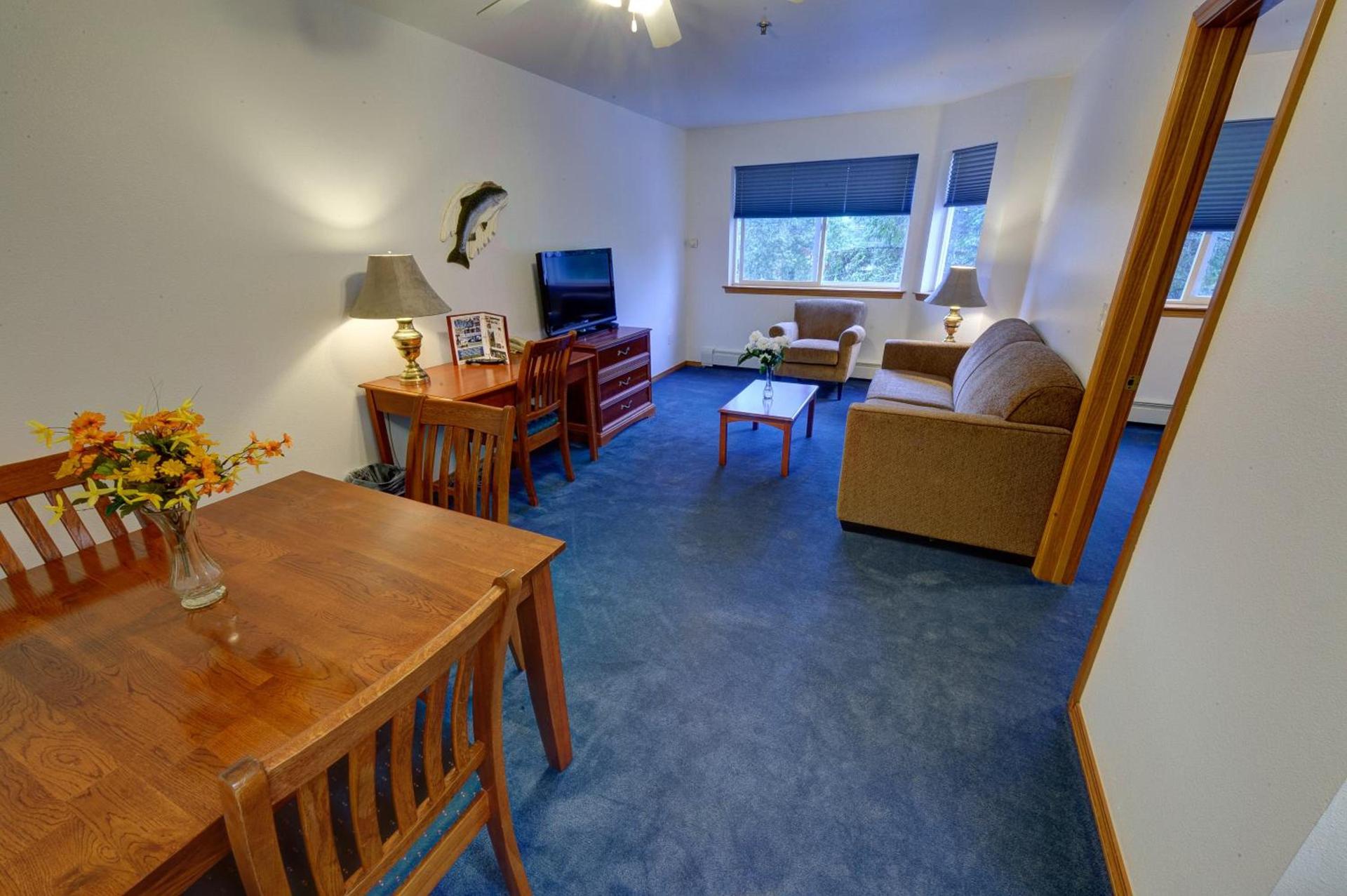 Frontier Suites Hotel in Juneau photo 27