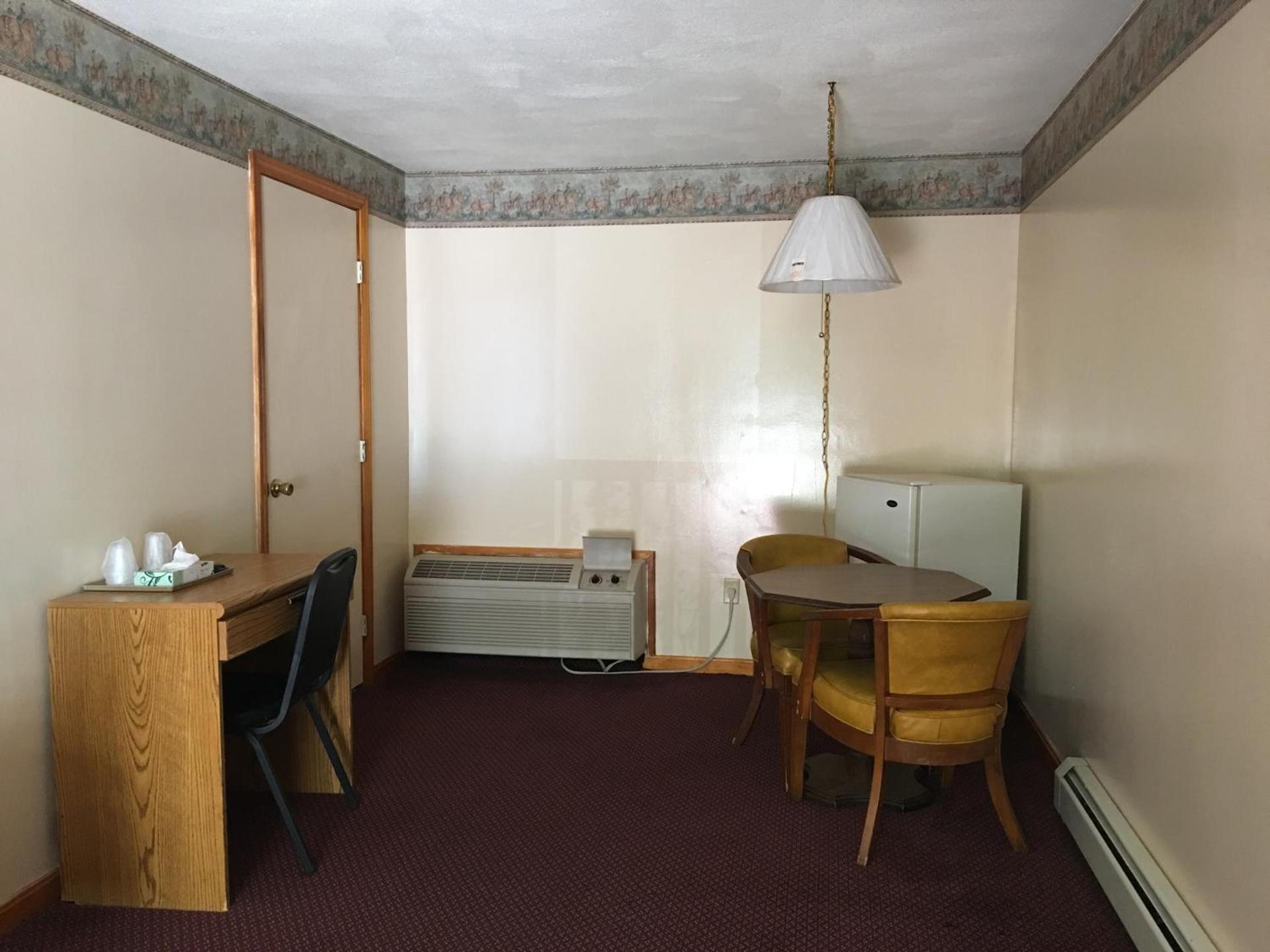 Knotty Pine Motel photo 20