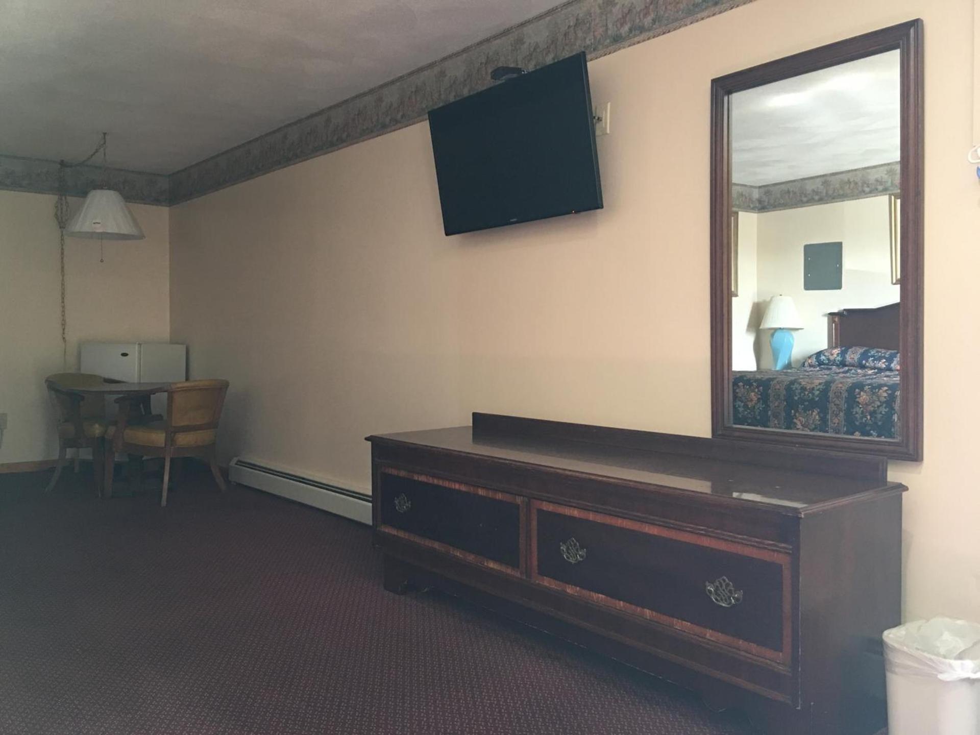 Knotty Pine Motel photo 19