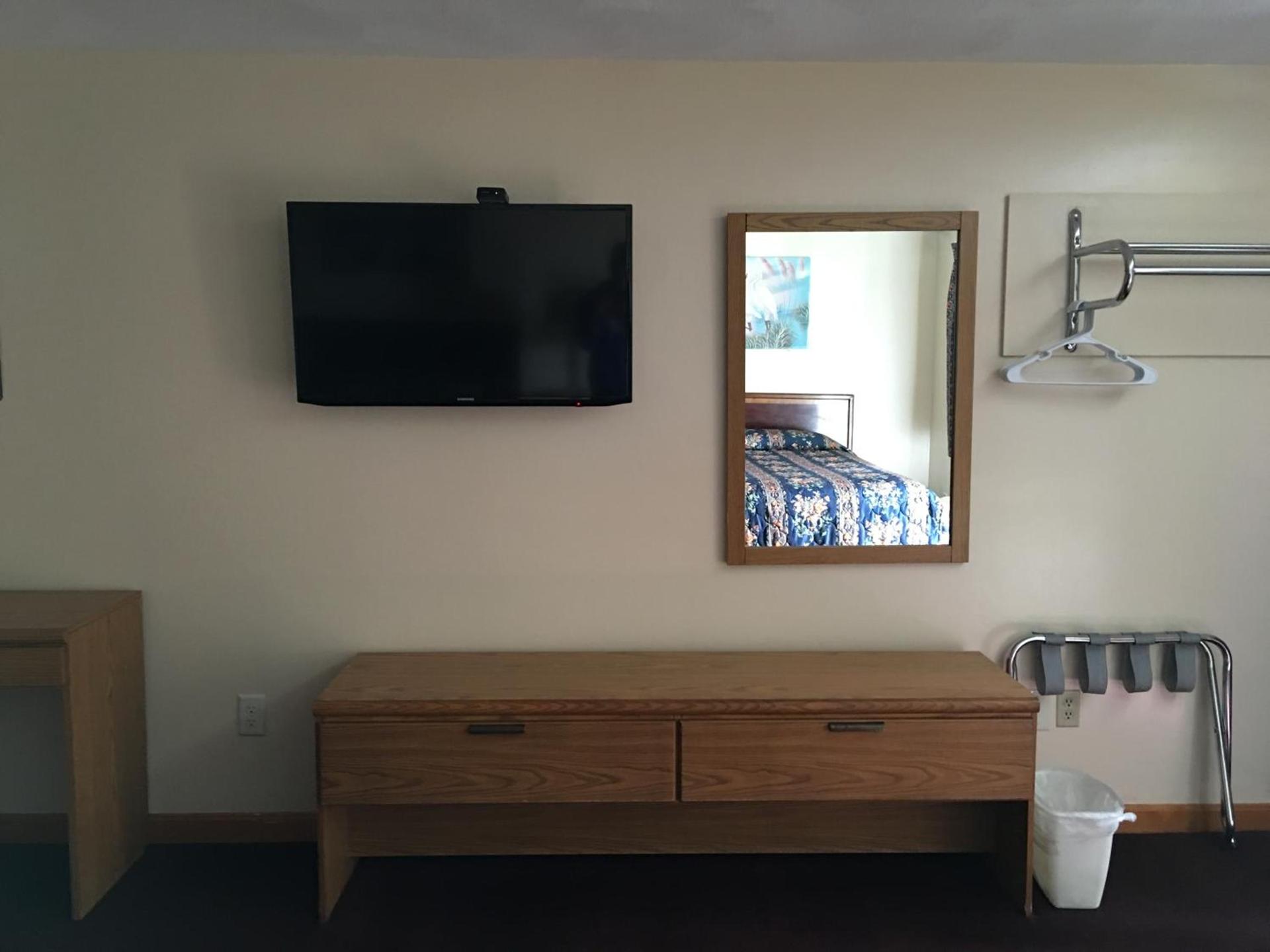 Knotty Pine Motel photo 14