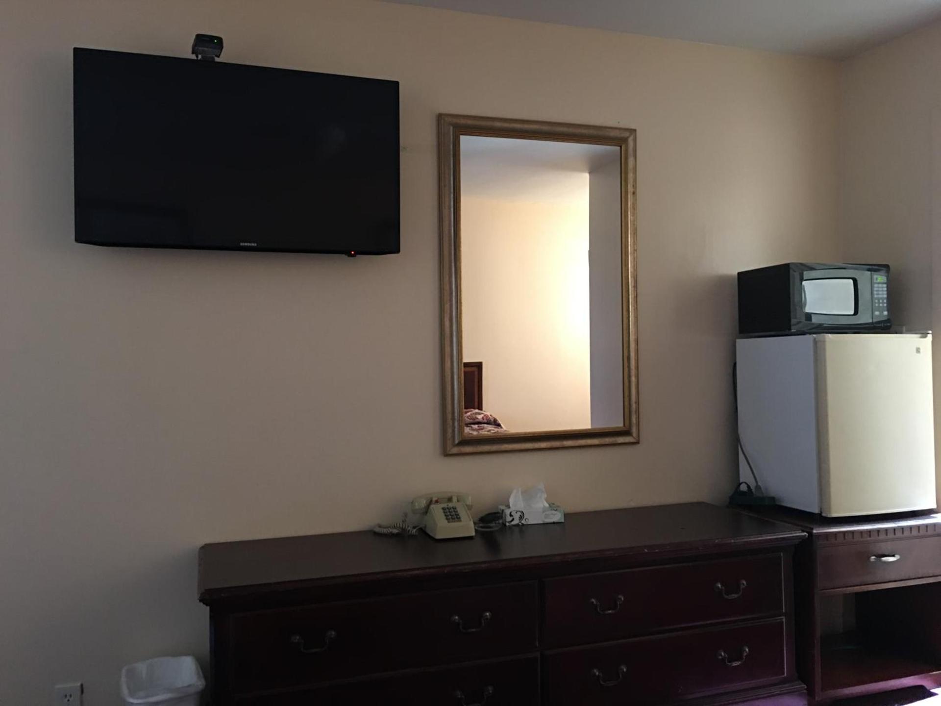 Knotty Pine Motel photo 8