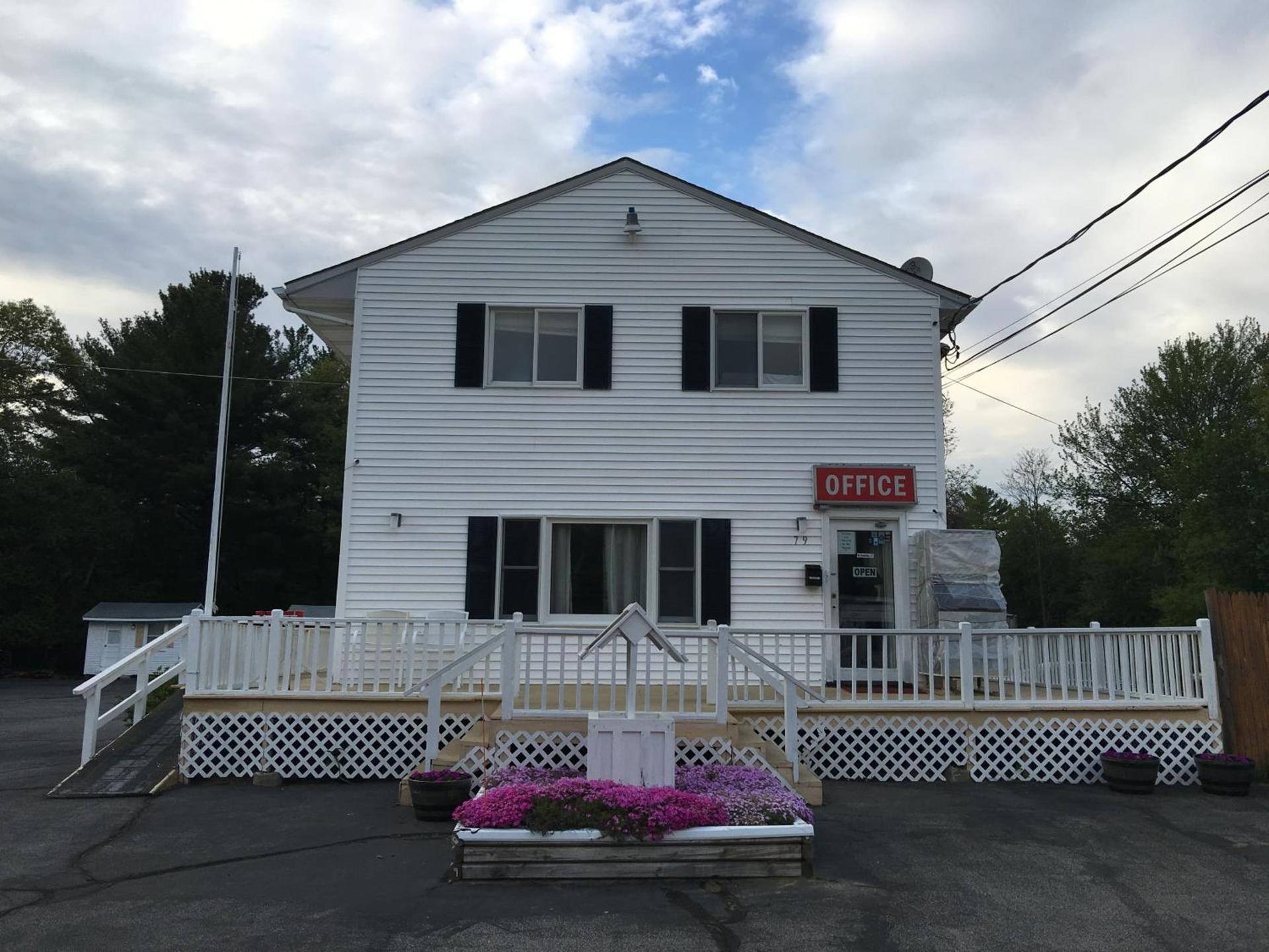Knotty Pine Motel photo 4