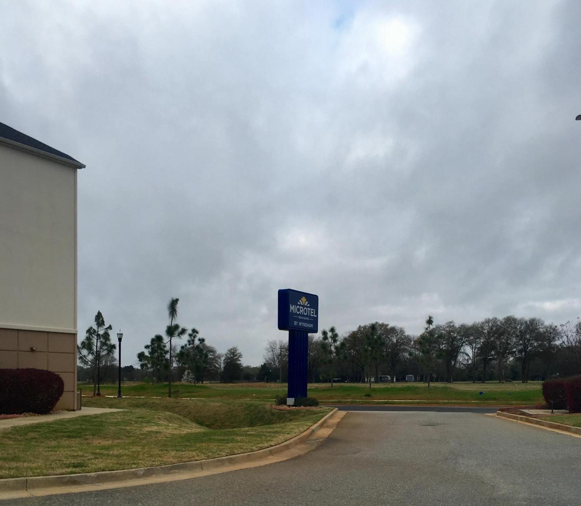 Microtel by Wyndham Perry National Fairground Area I-75 photo 29